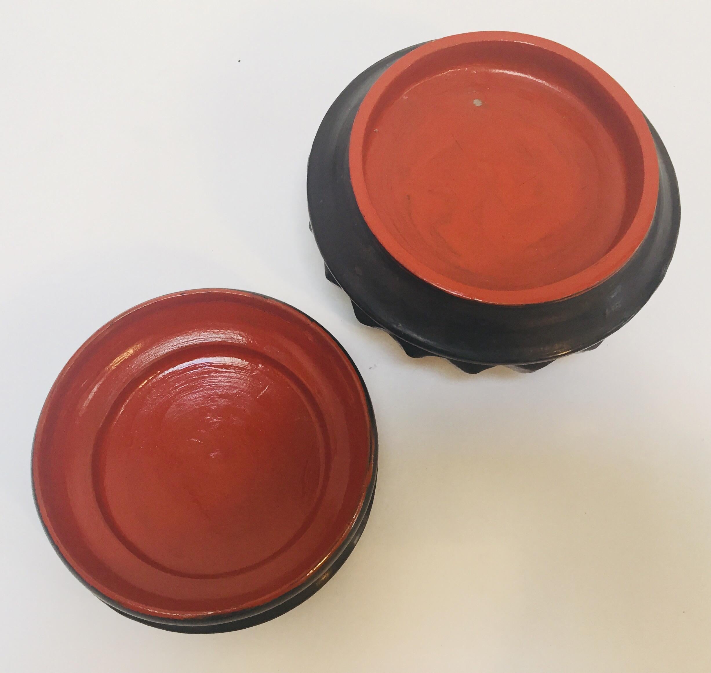 Bamboo Asian Black and Red Round Box Lacquer Offering Vessel Urn For Sale