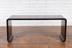 Tavolo consolle a cascata in stile birmano in lacca nera cinese con piano marrone