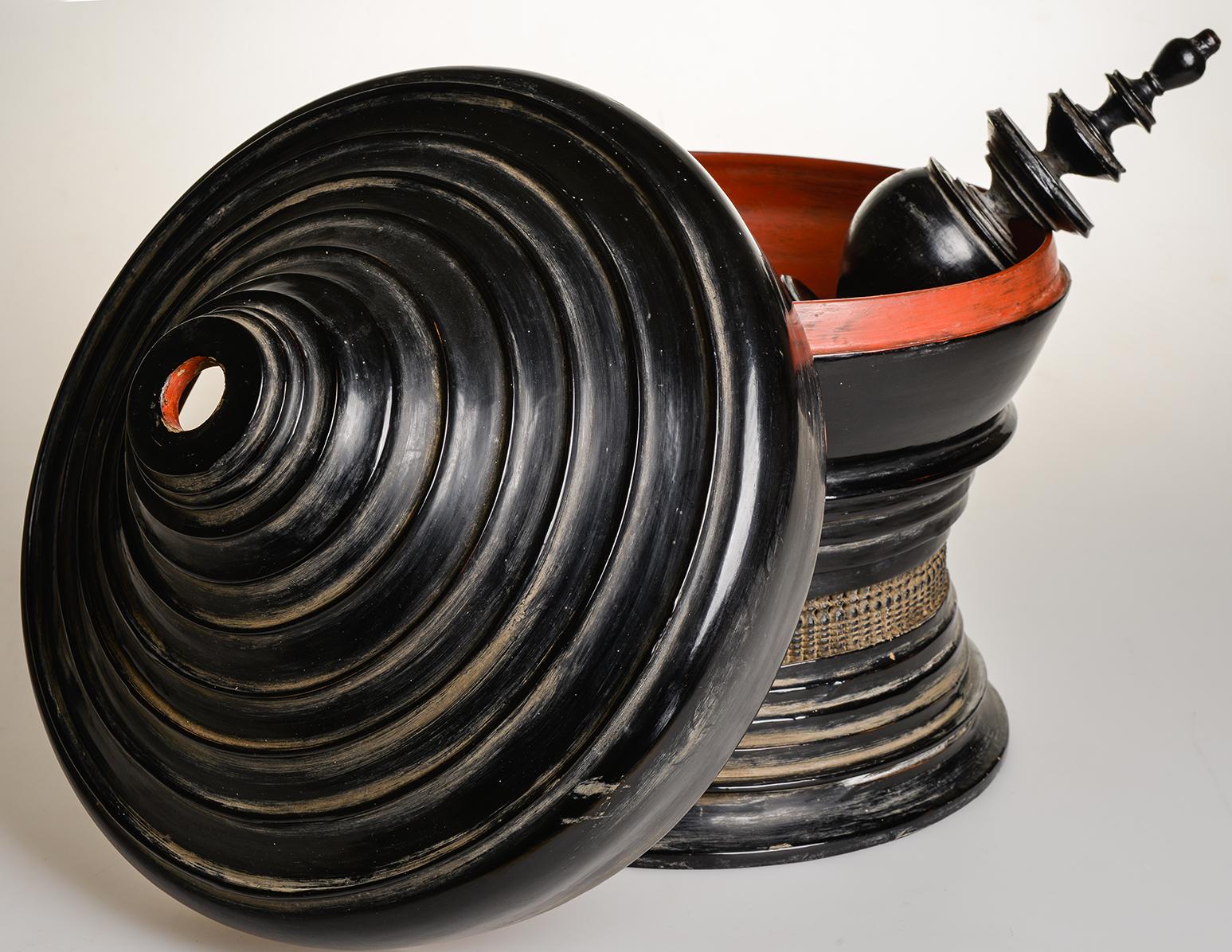 Rare vintage Burmese offering black lacquered box, model 