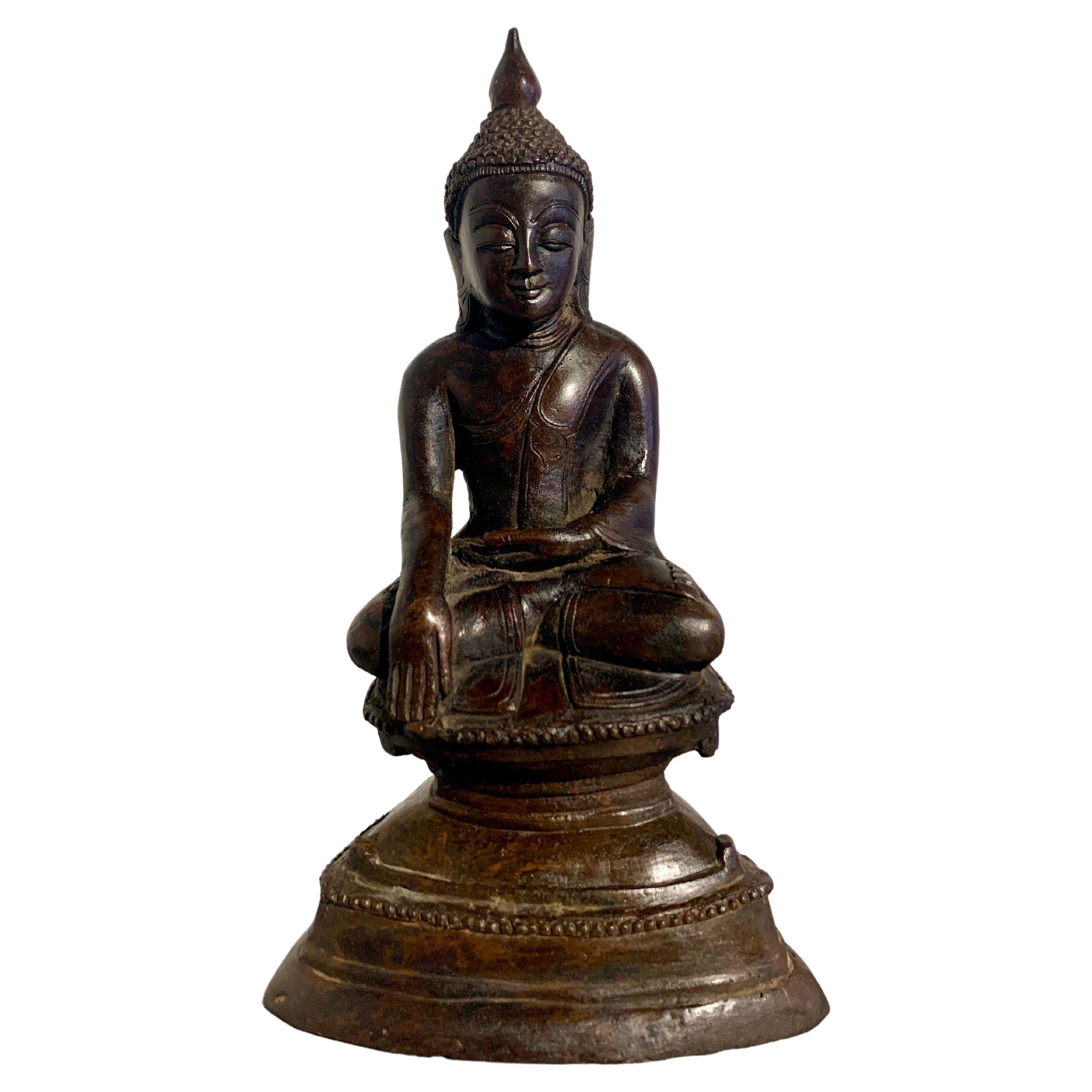 Buddha aus birmanischer Bronze im Ava-Stil, 19. / 20. Jahrhundert, Burma