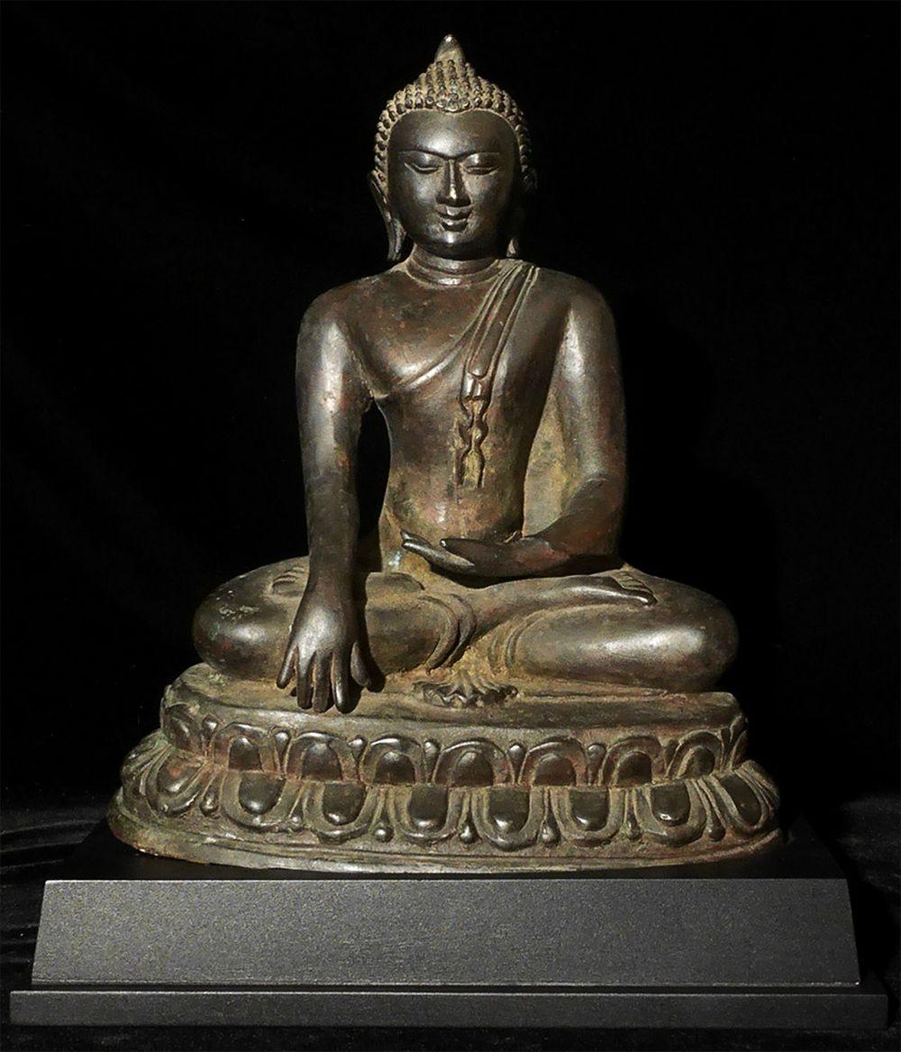 Cast Burmese Bronze Buddha, Probably 17th/19thC, 7385