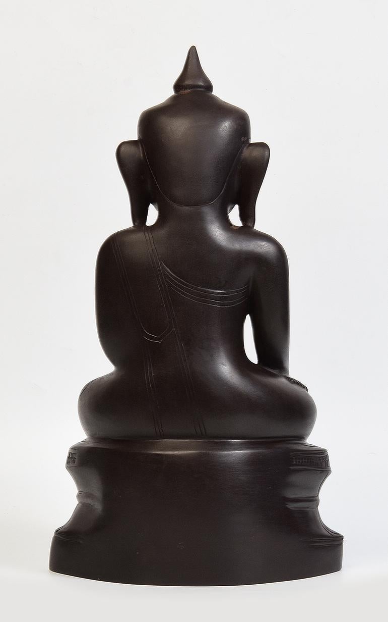 Sitzender Buddha aus burmesischer Bronze im Angebot 2