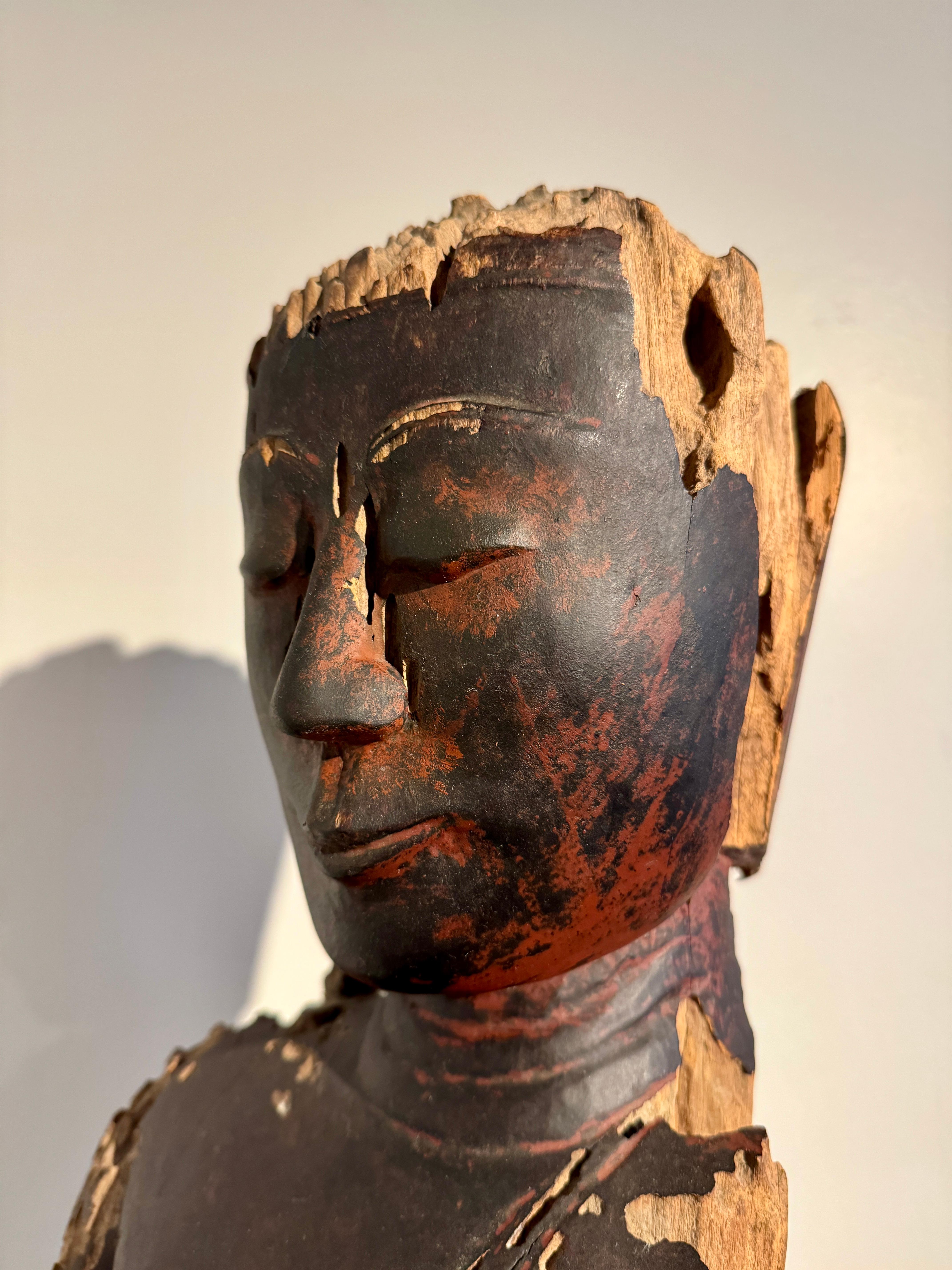 Burmese Buddha Fragmentary Lacquered Wood Bust, Ava Period, 17th/18th Century For Sale 8