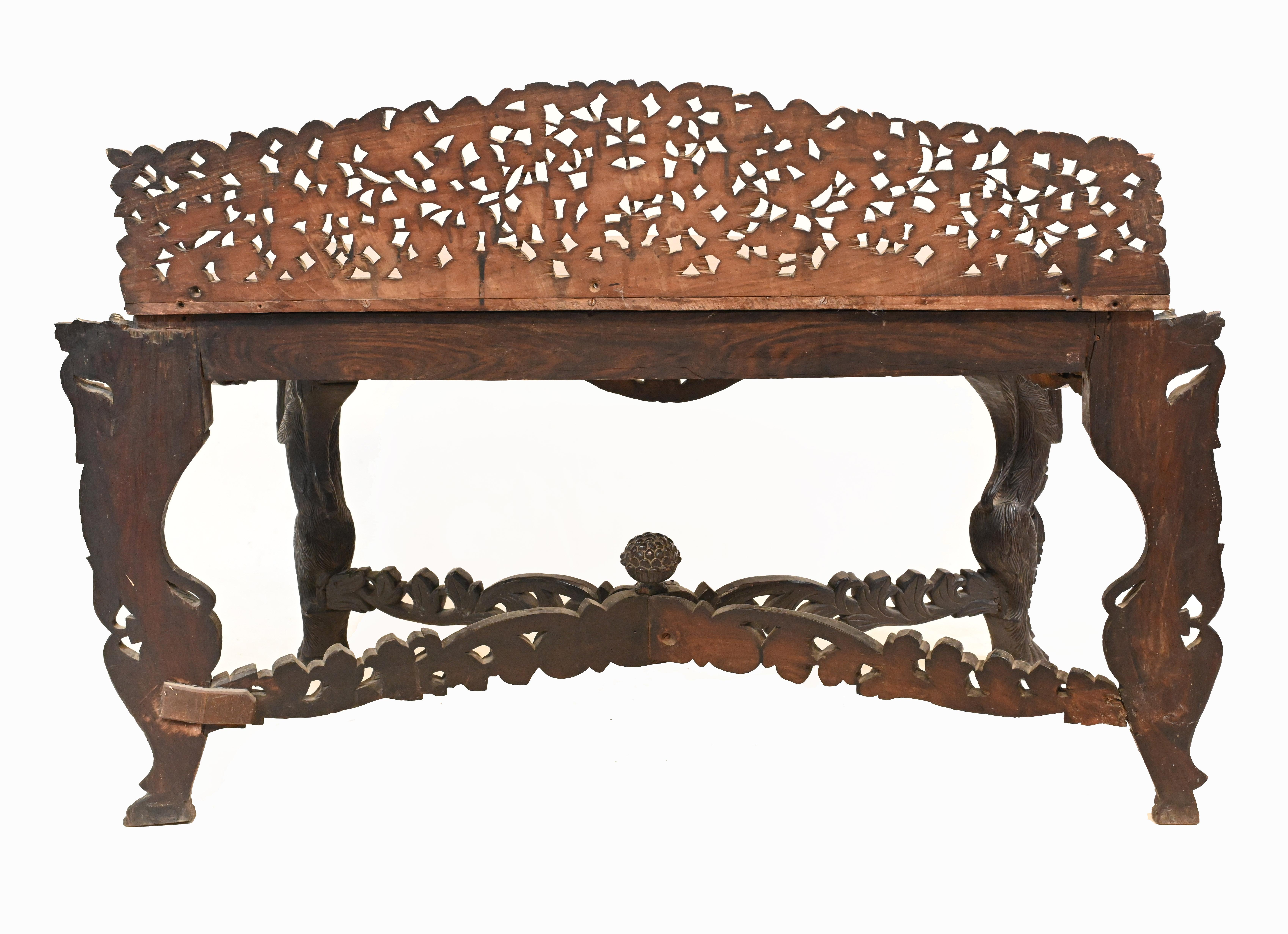 Table console birmane ancienne meuble sculpté de Birmanie, 1880 en vente 11