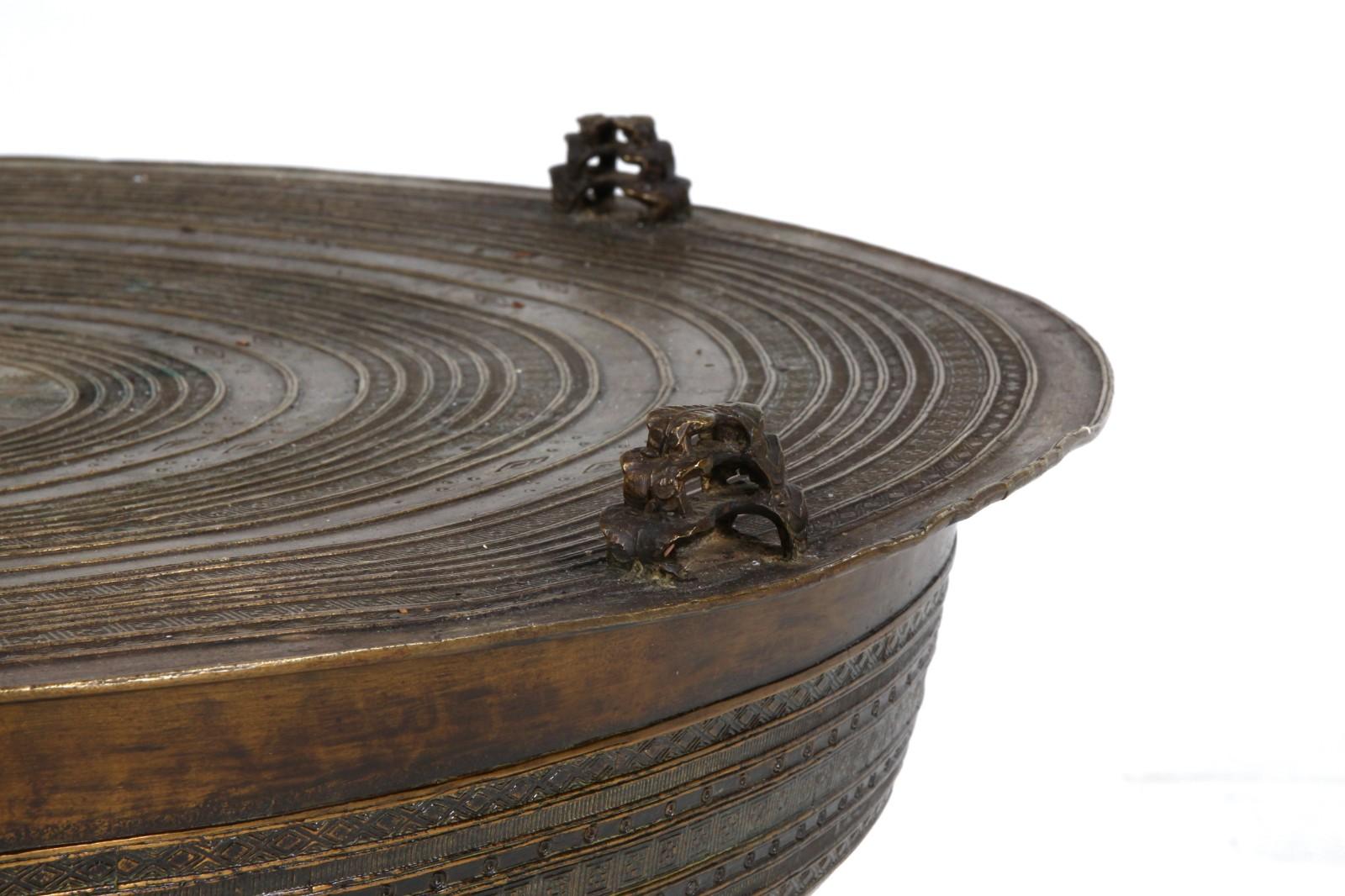 Bronze Burmese  Four Frog Rain Drum, 18th century For Sale