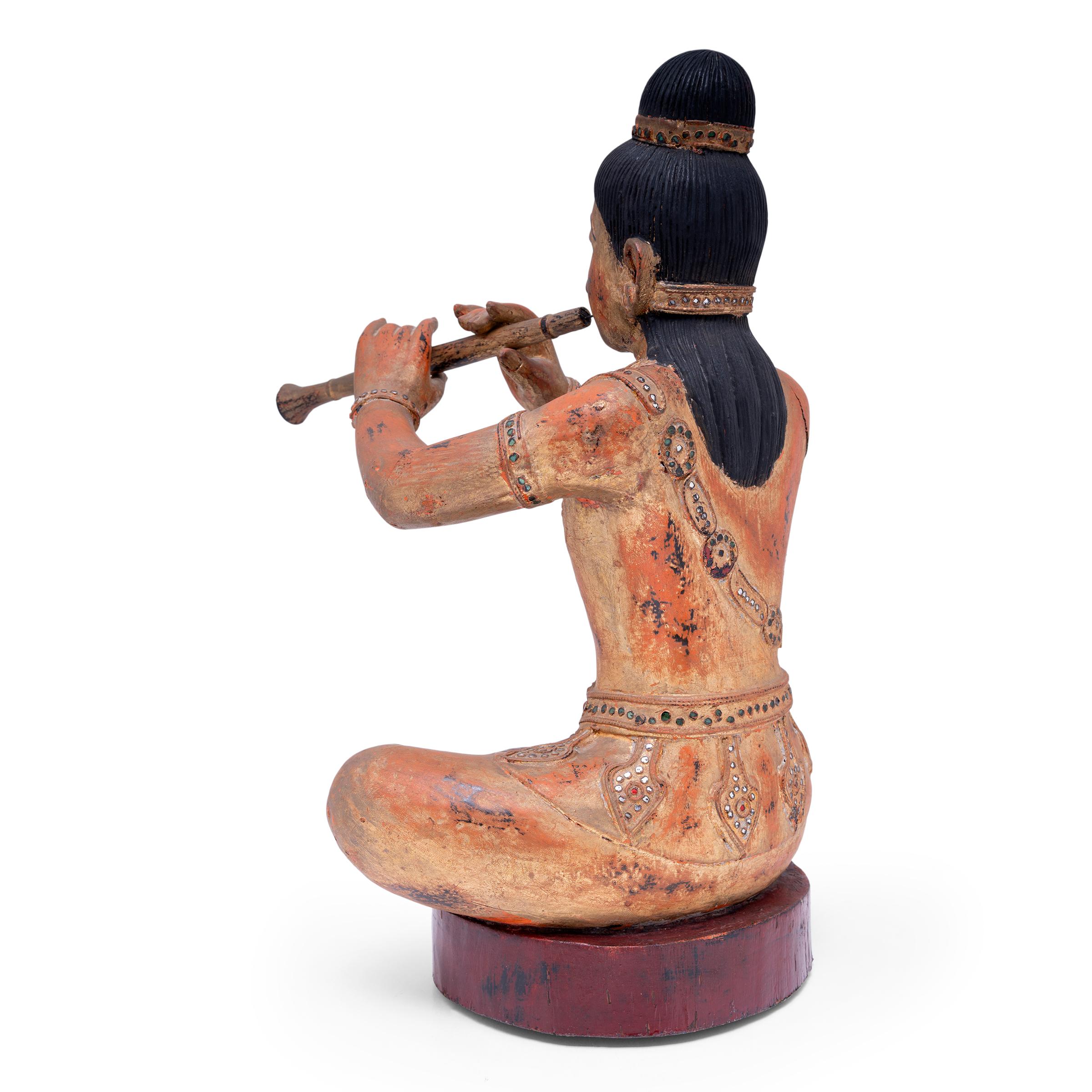 Burmesische vergoldete Musikerfigur, um 1900 im Zustand „Gut“ im Angebot in Chicago, IL