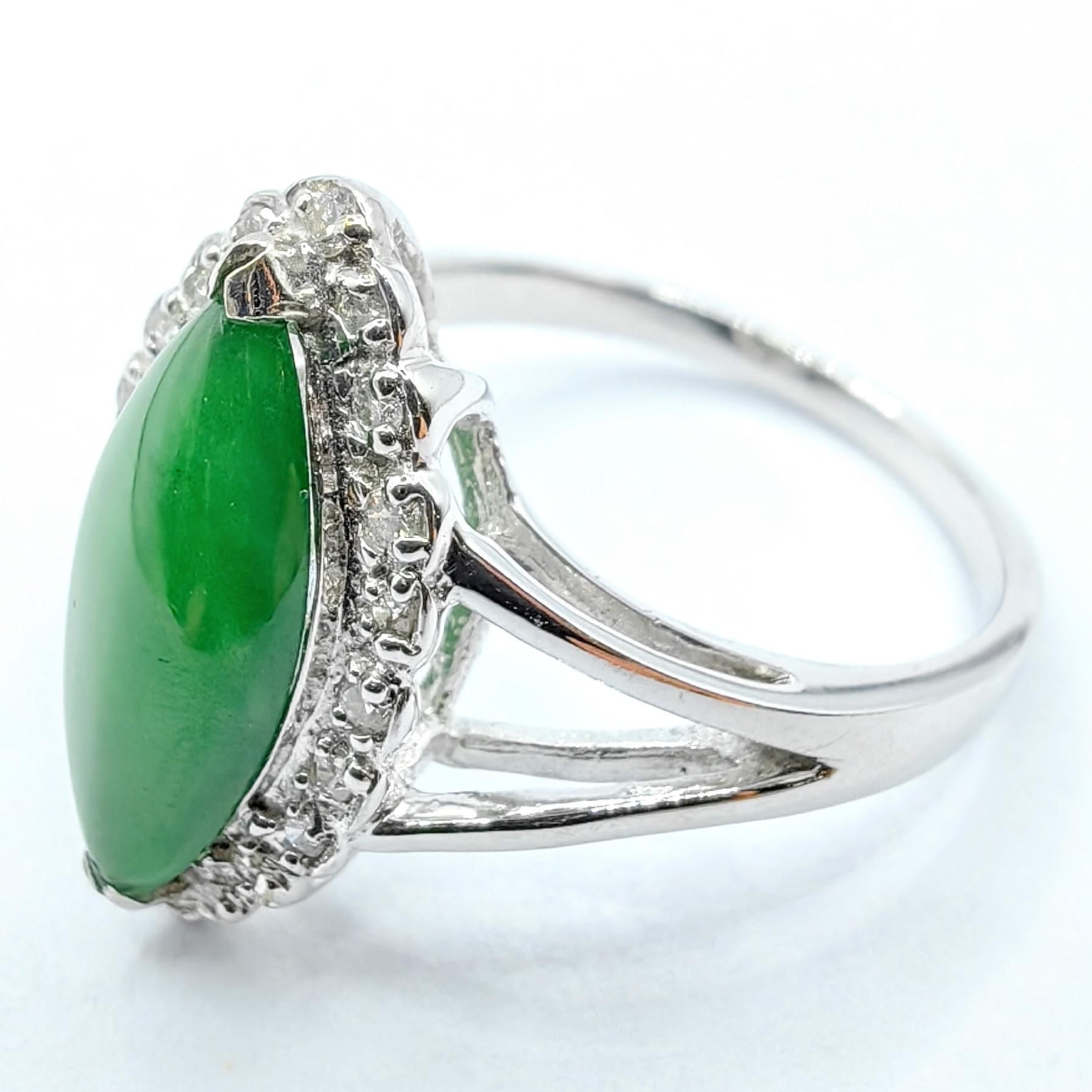 Birmesischer grüner Marquise Jadeit Jade Diamant Halo Fassung Ring in 18K Weißgold (Marquiseschliff) im Angebot
