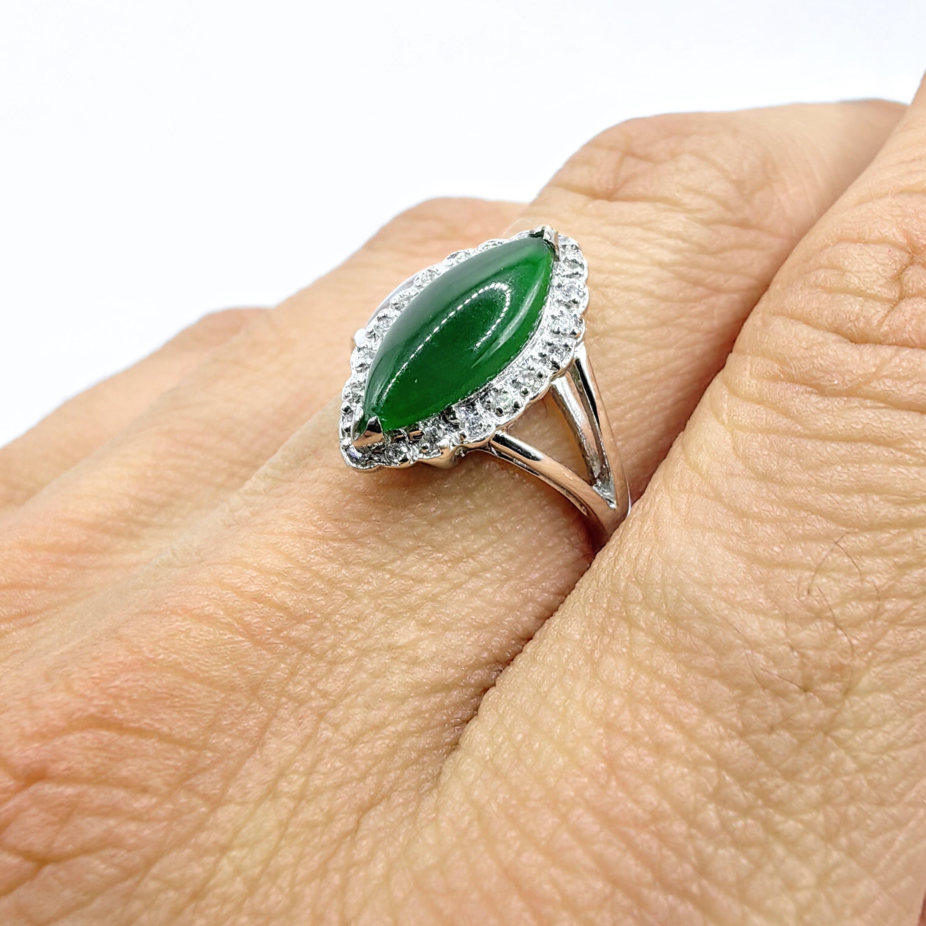 Birmesischer grüner Marquise Jadeit Jade Diamant Halo Fassung Ring in 18K Weißgold im Angebot 3