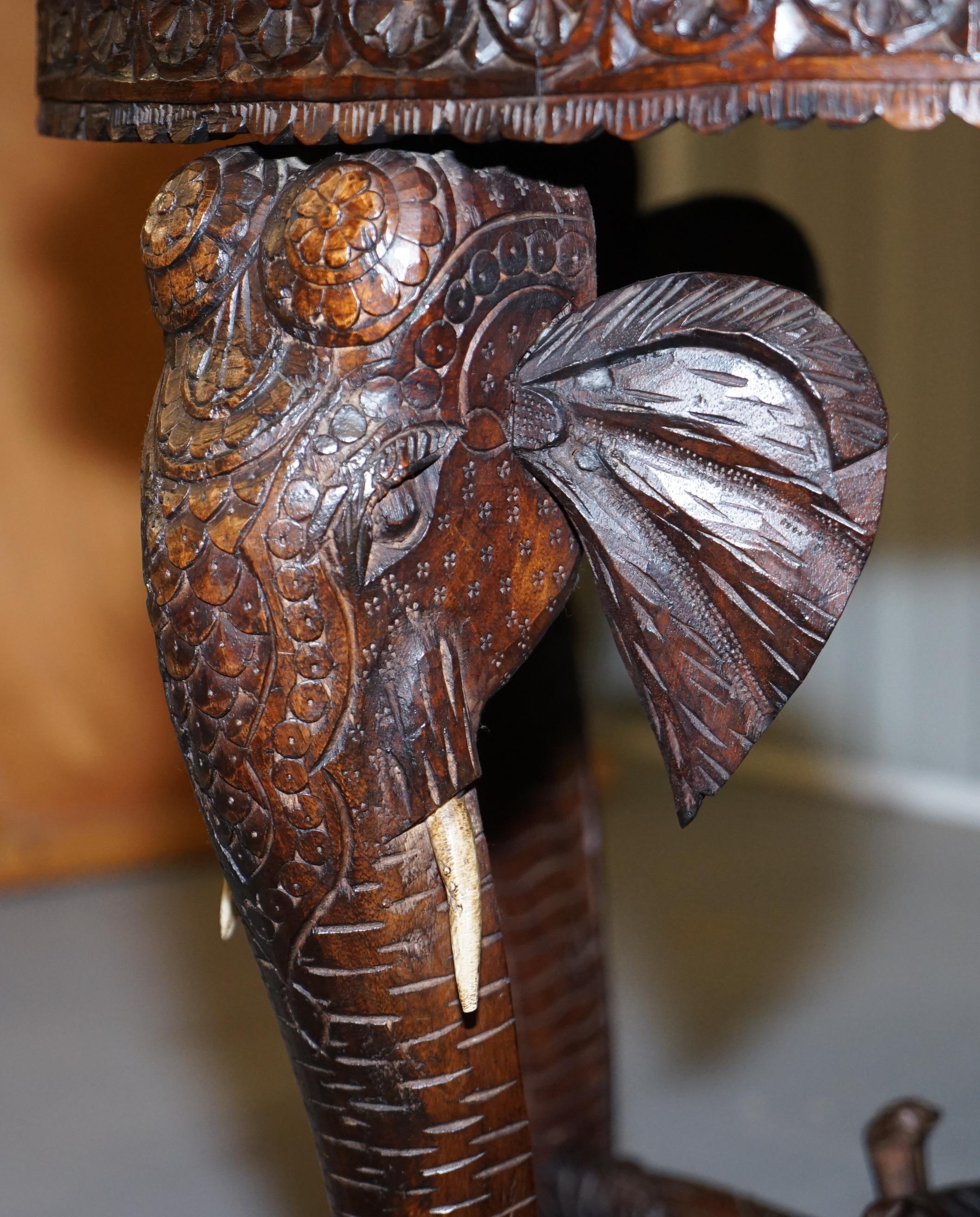 Table d'appoint éléphant birman sculpté à la main Pietra Dura spécimen dessus en marbre en vente 3