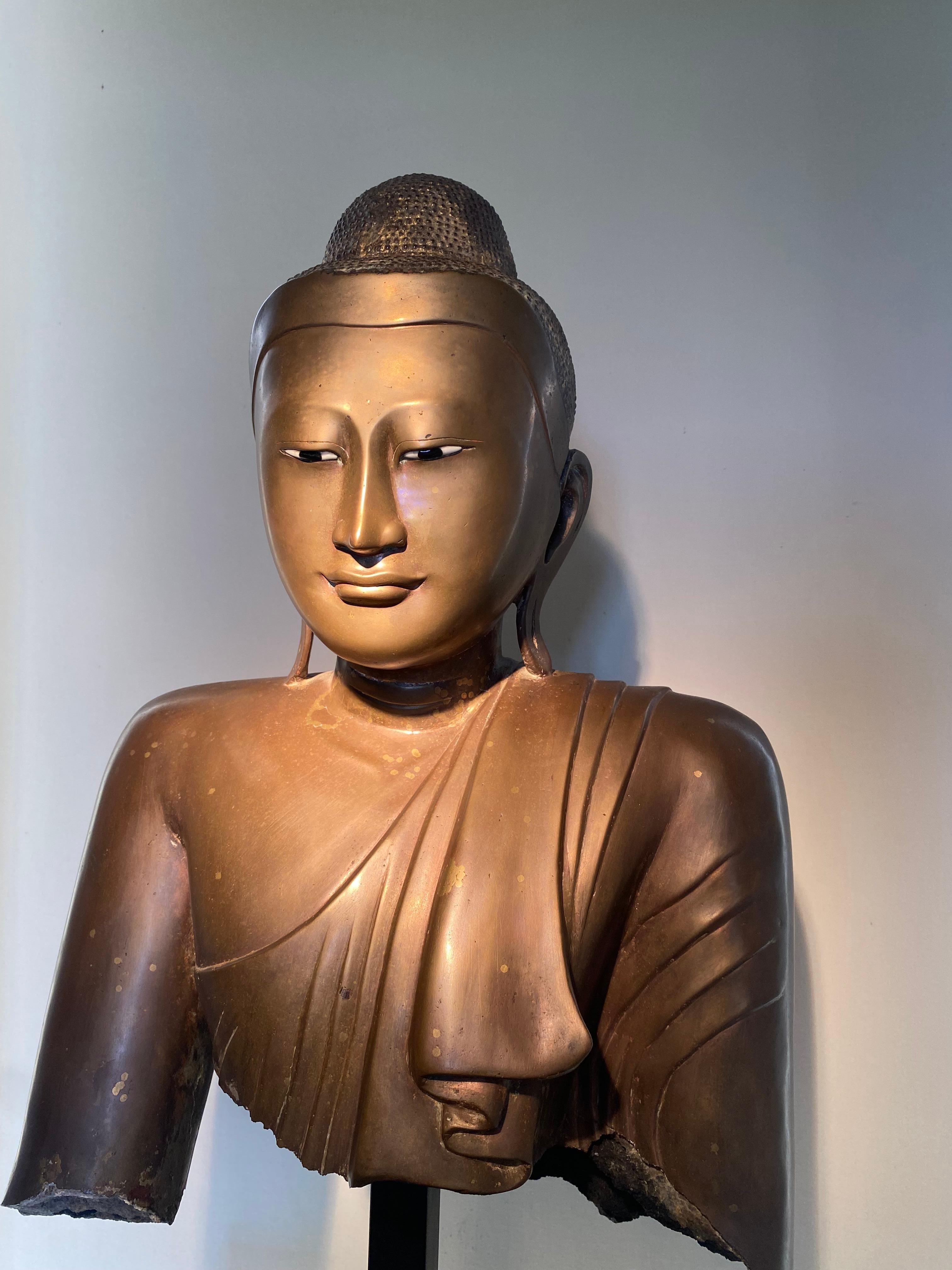 Tête de Bouddha birmane en bronze ancien, période Mandalay en vente 8