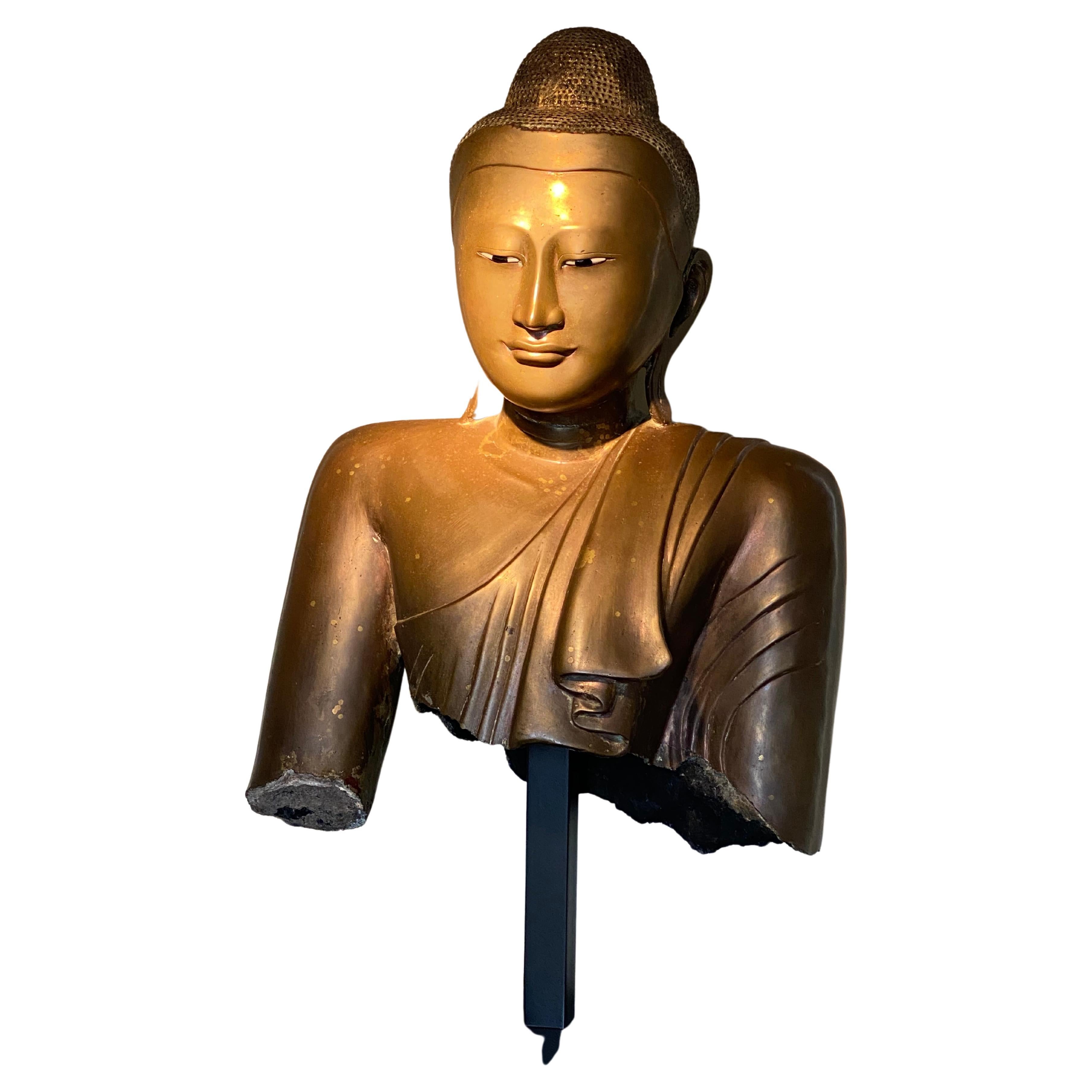 Antiker birmanischer Buddhakopf aus Bronze aus der Mandalay-Periode im Angebot