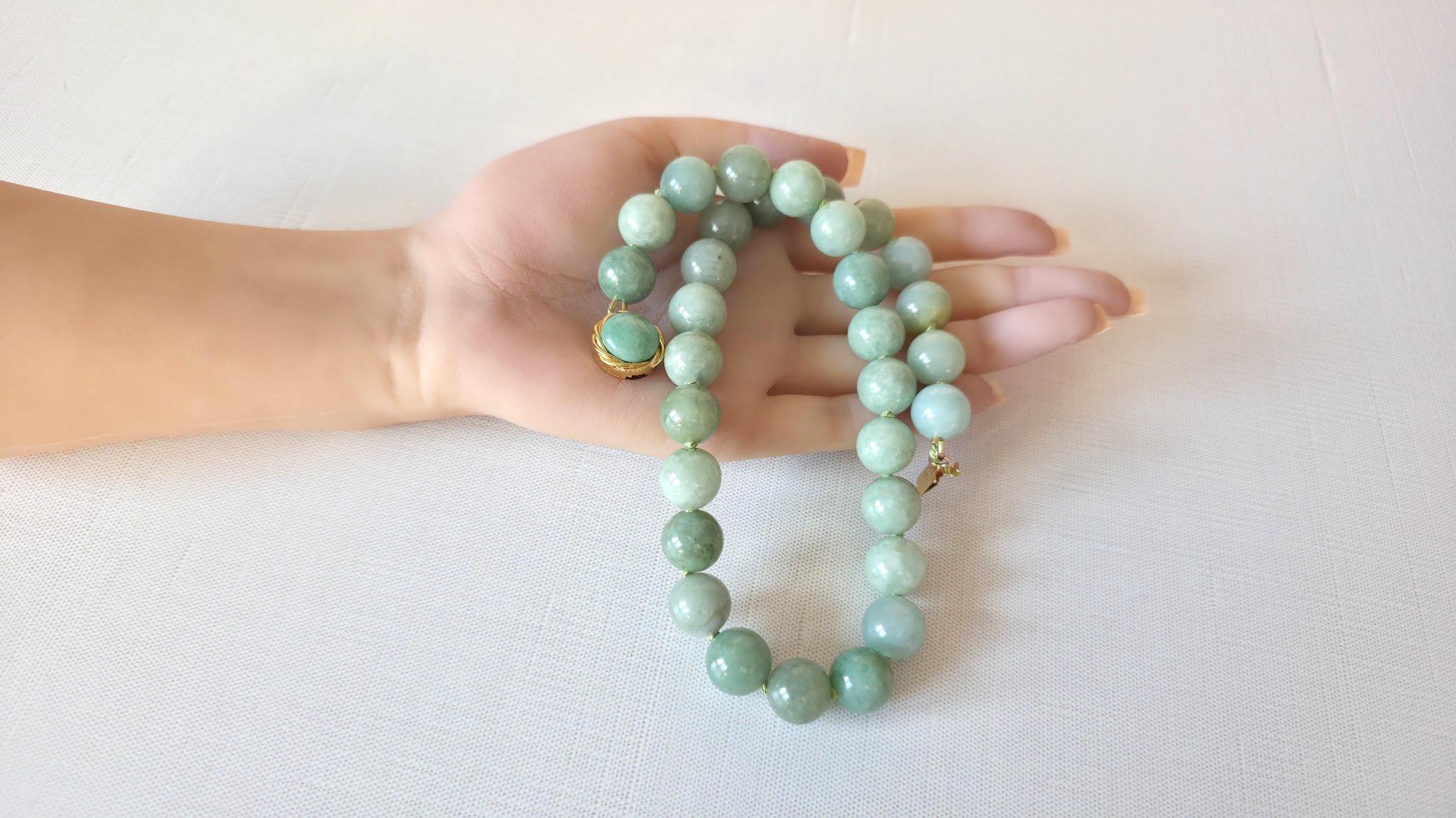 Collana con perline annodate di giada birmana e giadeite in vendita 7