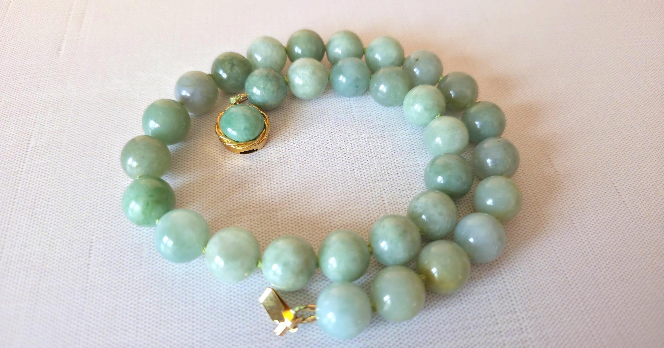 Collana con perline annodate di giada birmana e giadeite in vendita 8