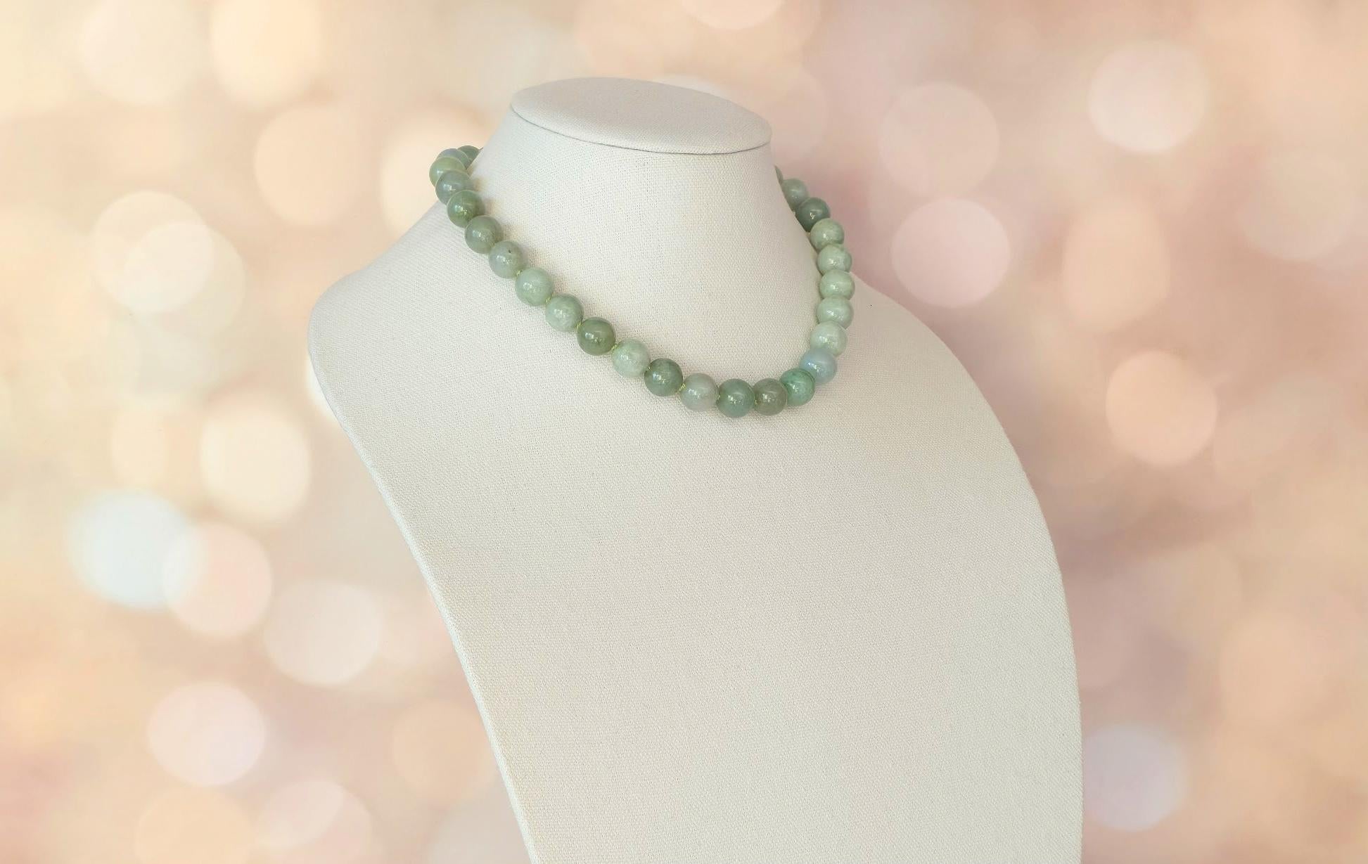 Collana con perline annodate di giada birmana e giadeite in vendita 2