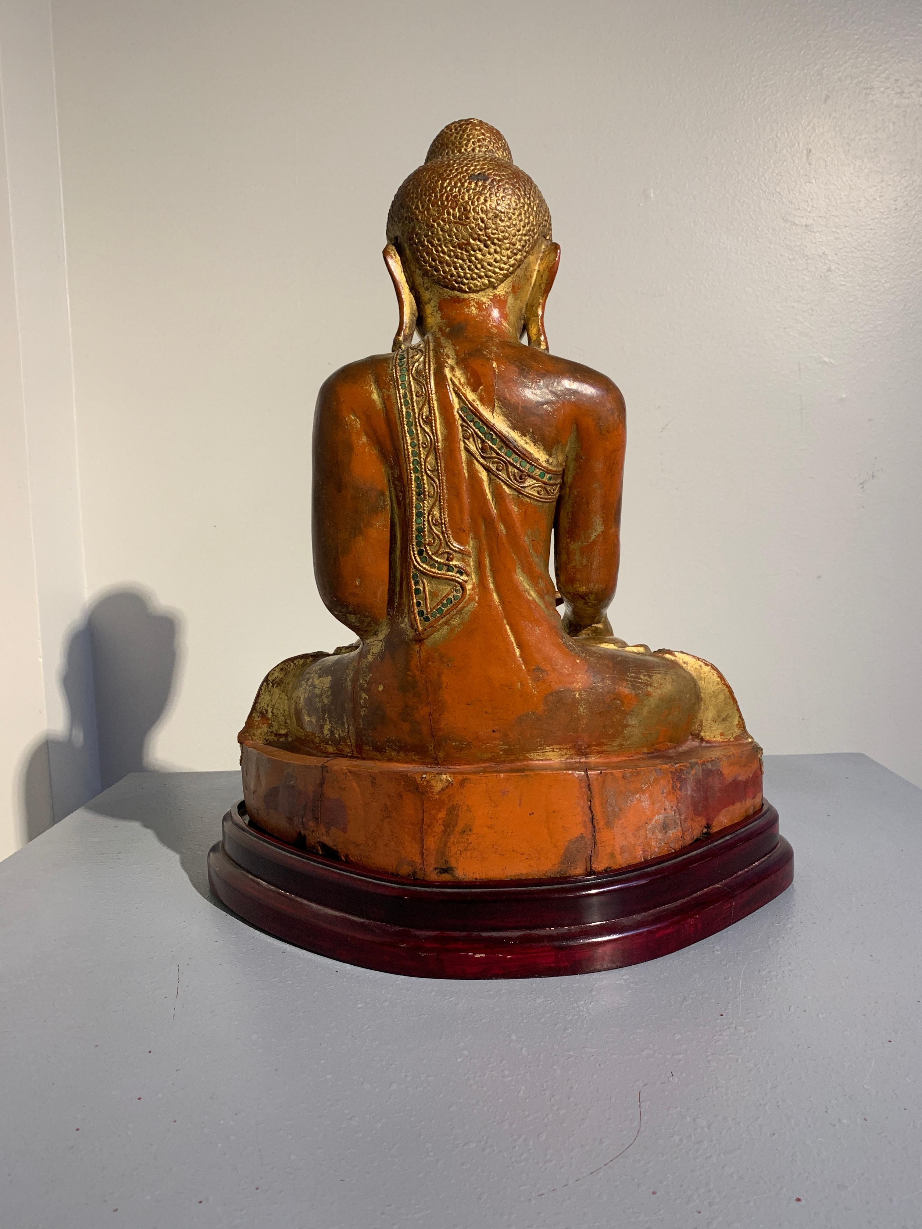 Burmese Mandalay Period Red Lacquered, Gilt and Embellished Buddha, 19th Century In Fair Condition In Austin, TX