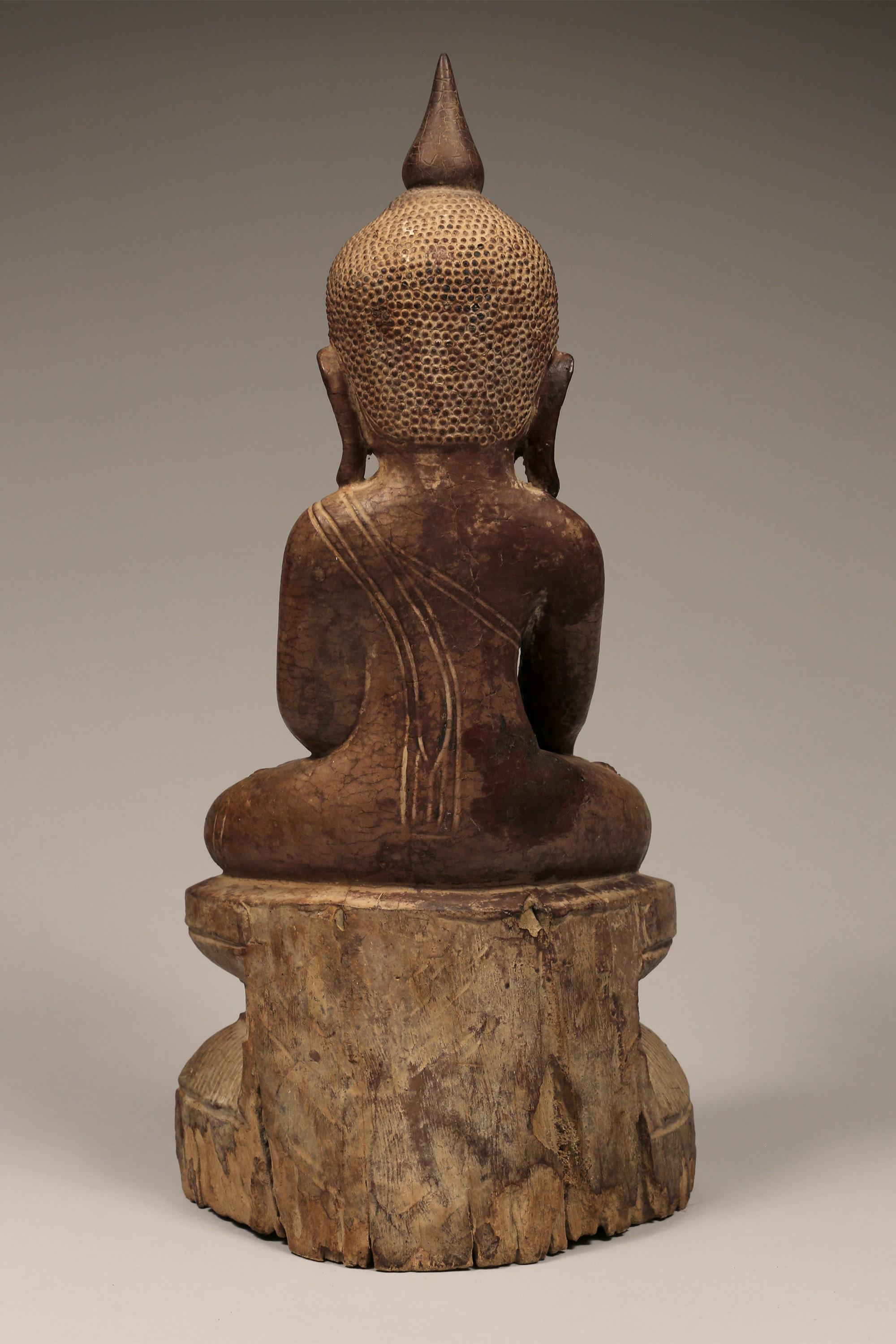 Burmese Mandalay Period Seated Wooden Buddha In Good Condition In Point Richmond, CA