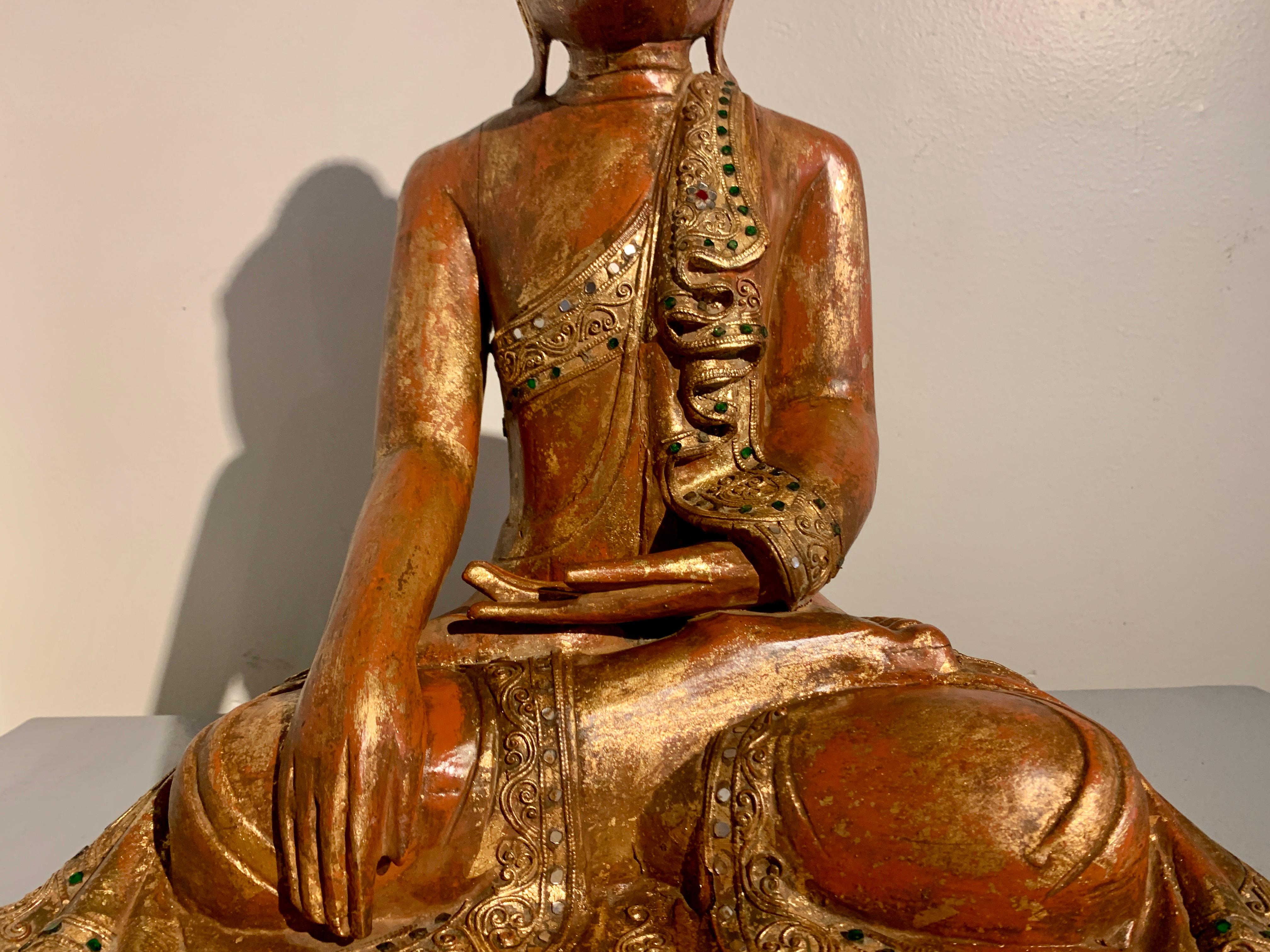 Burmese Mandalay Seated Buddha, Red Lacquered, Gilt and Embellished, 19th c  For Sale 5