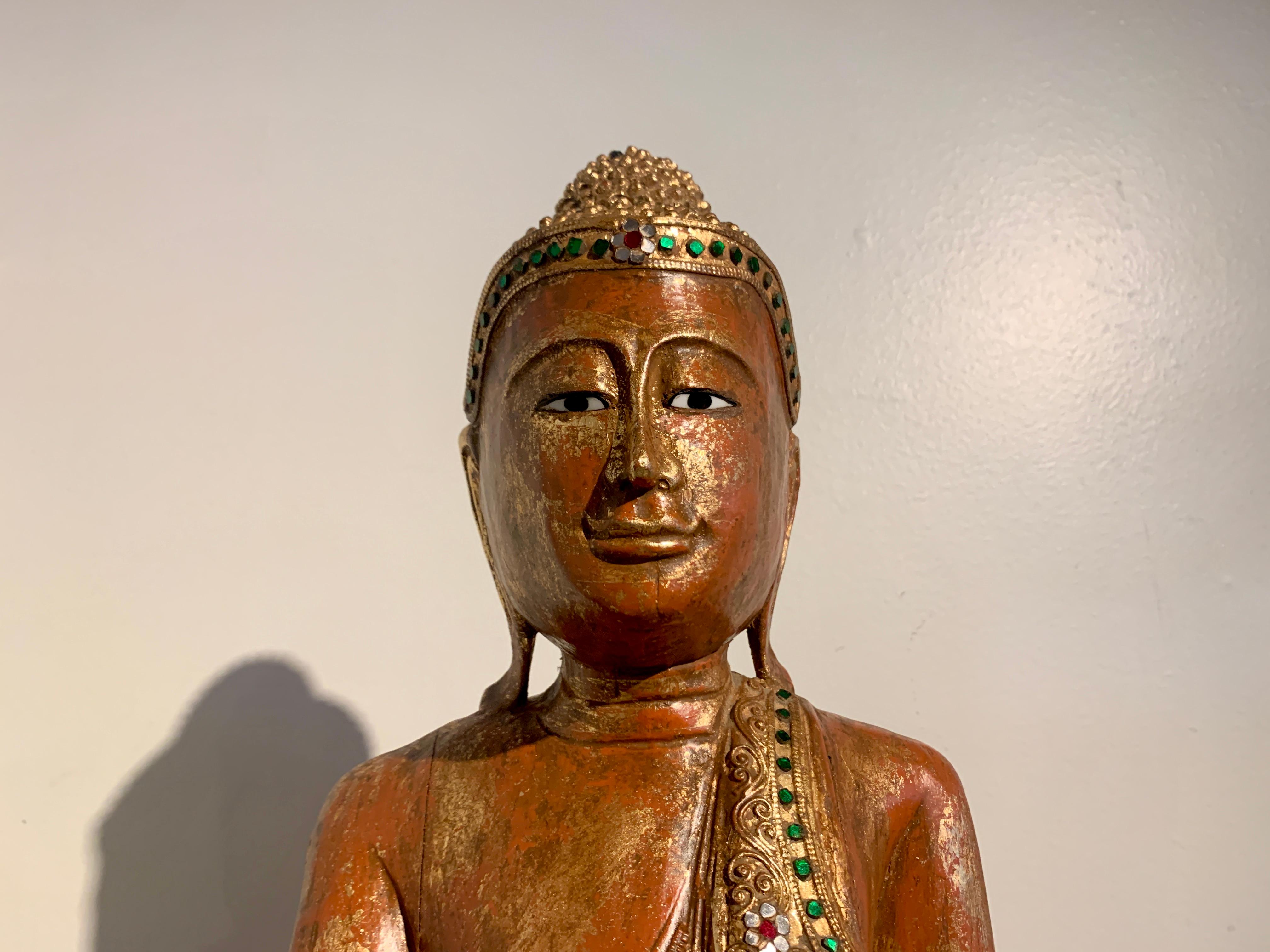 Burmese Mandalay Seated Buddha, Red Lacquered, Gilt and Embellished, 19th c  For Sale 1