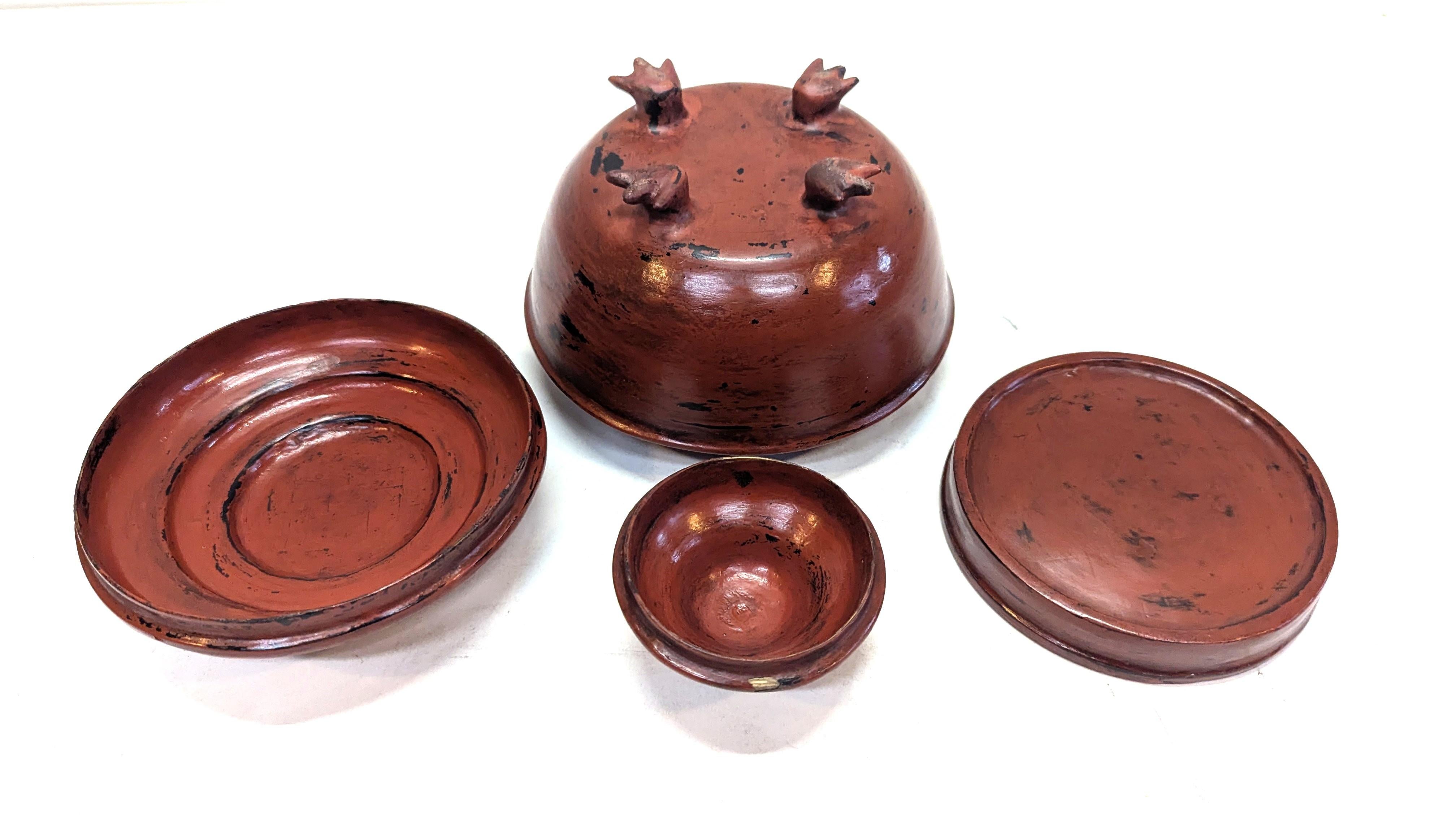 Burmese Lacquerware Ok-khwet Buddhist Offering Box In Good Condition In New York, NY