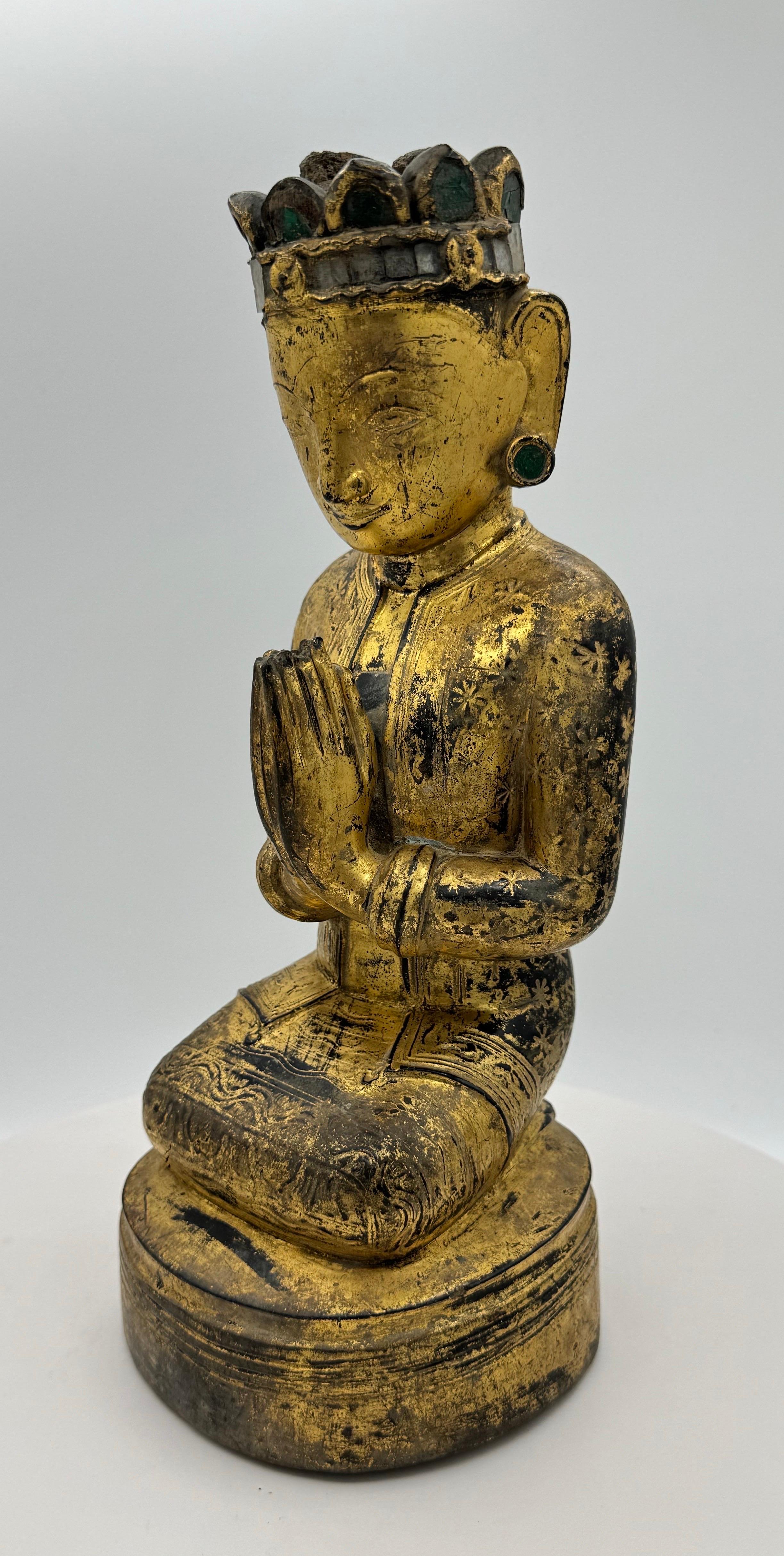 Altro Burmese dipinto e in legno dorato  Buddha in vendita