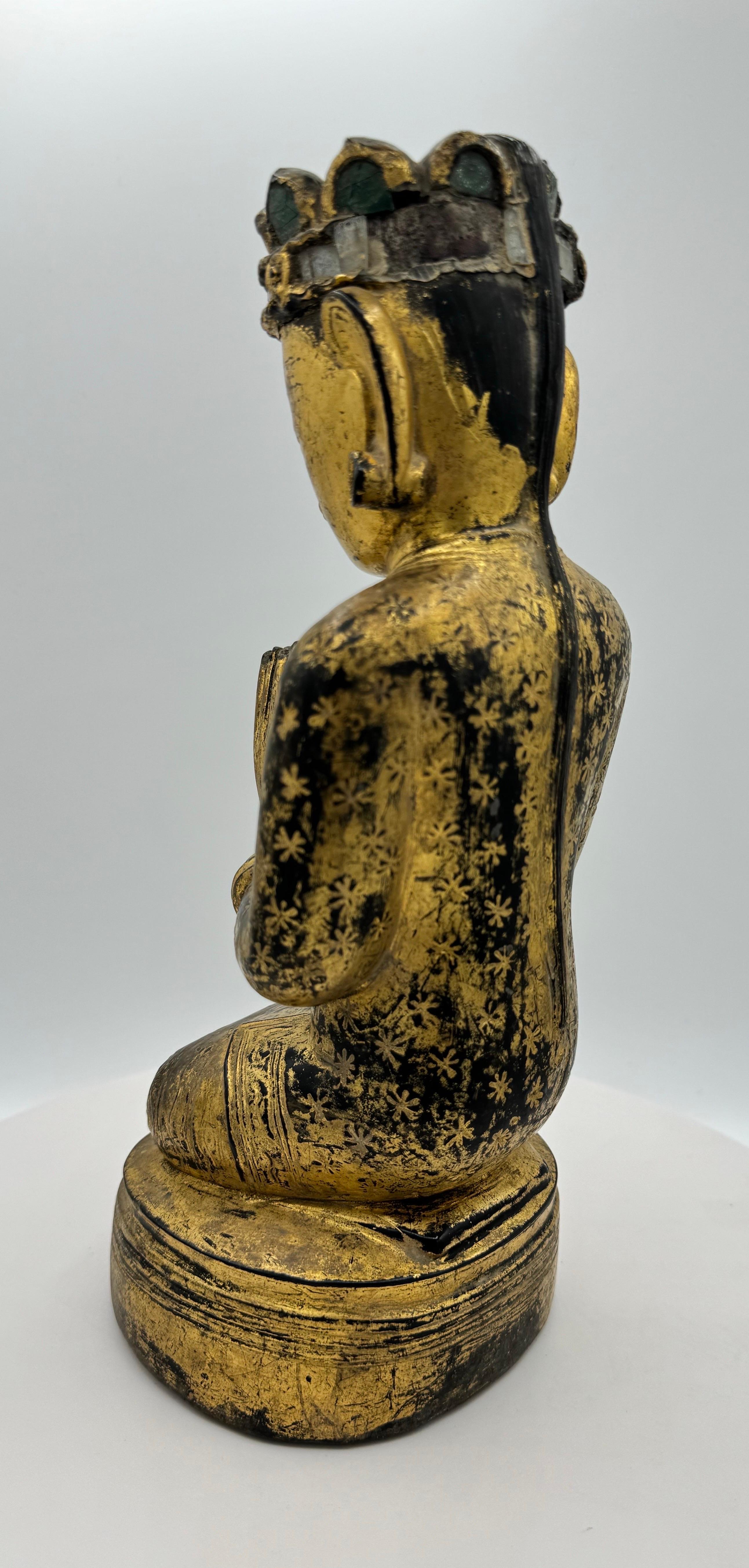 Birmano Burmese dipinto e in legno dorato  Buddha in vendita
