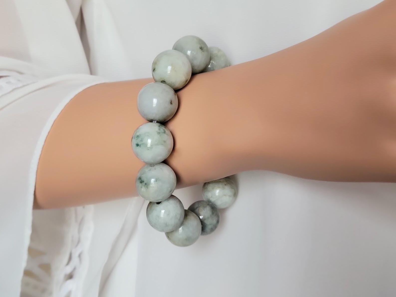 Burmese Pale Celadon Jade Beaded Stretch Bracelet For Sale 1
