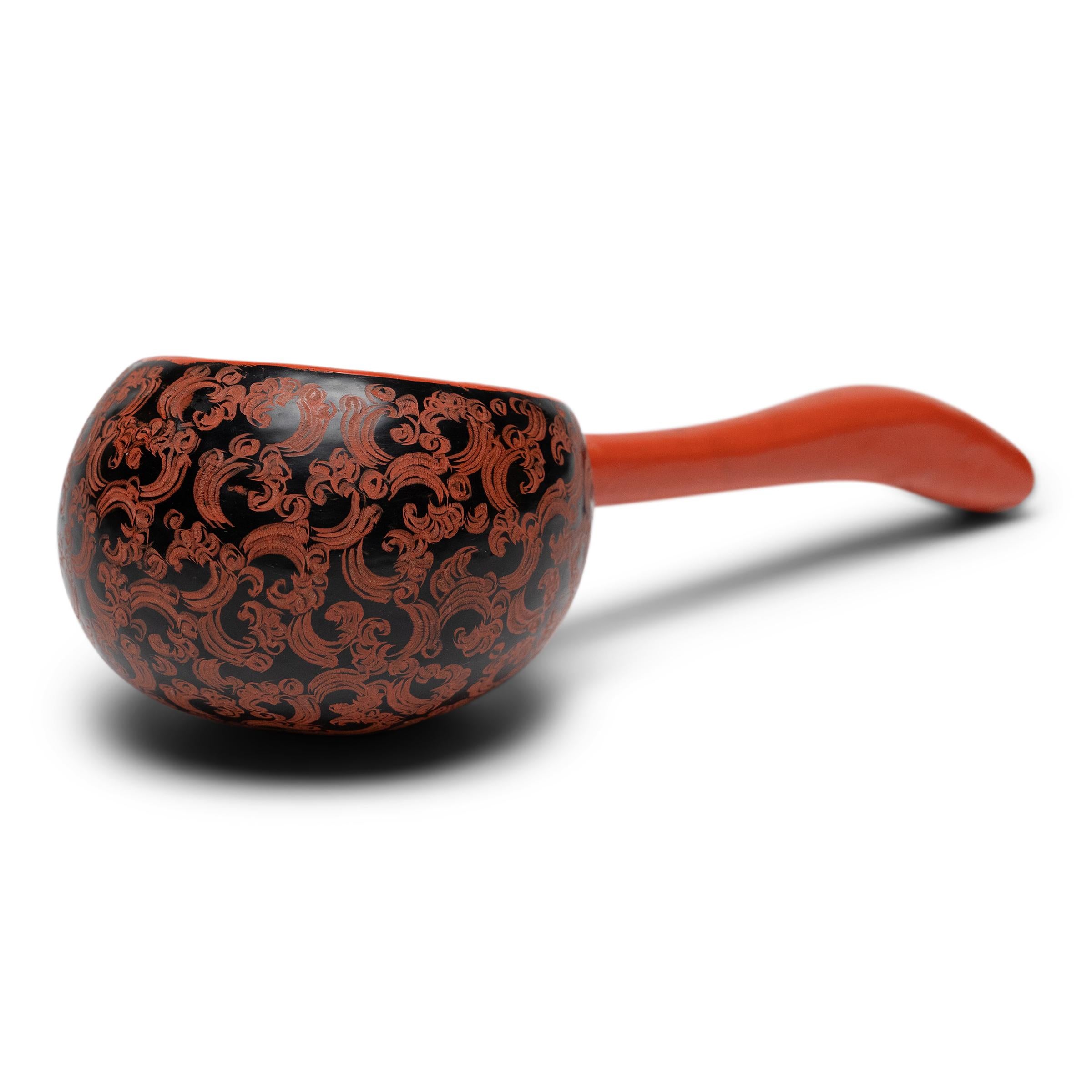 Birmesische Rot-Schwarz-Lack-Kelle (Volkskunst) im Angebot