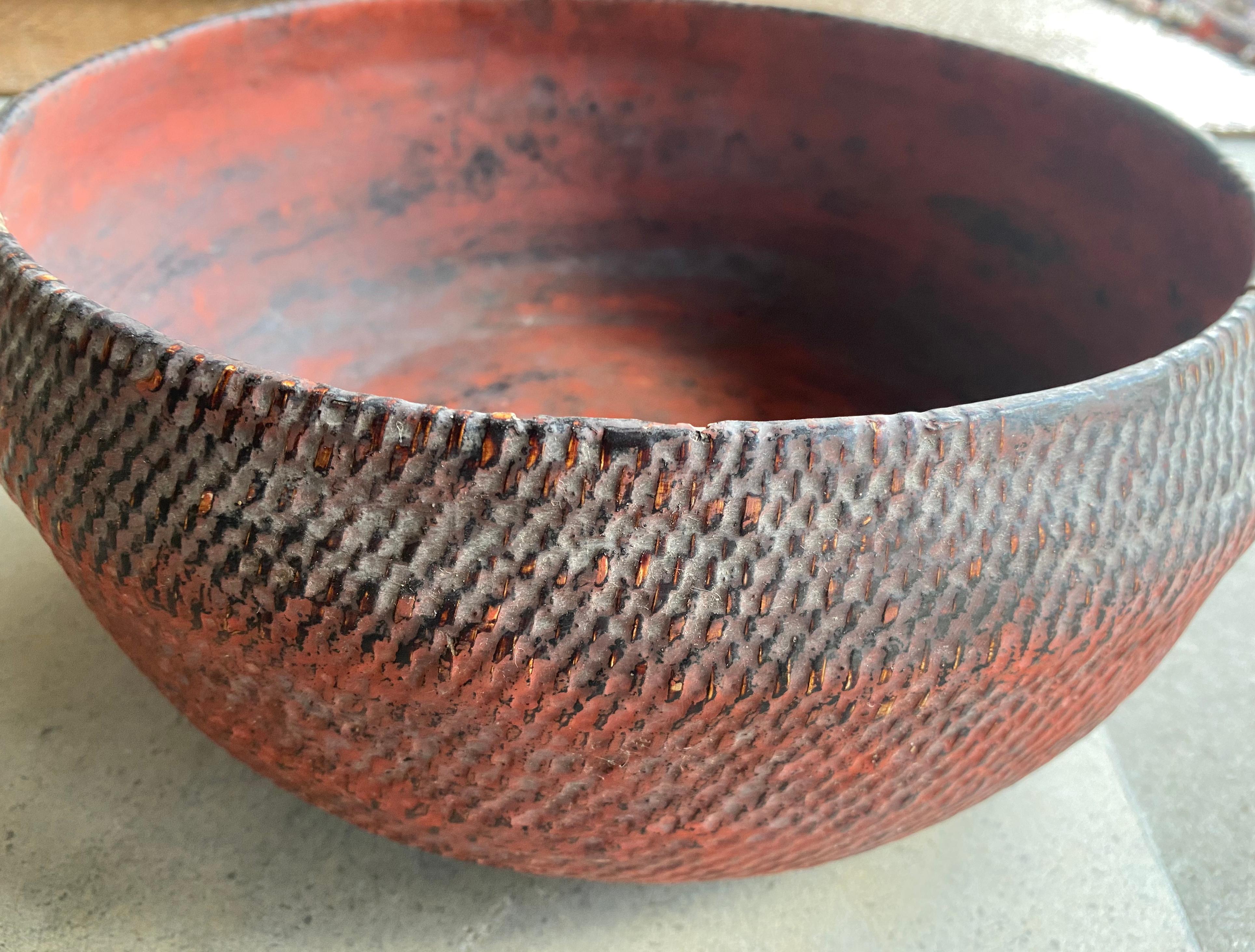Hand-Crafted Burmese Red Lacquer Bowl with Woven Bamboo Fibres, Early 20th Century For Sale