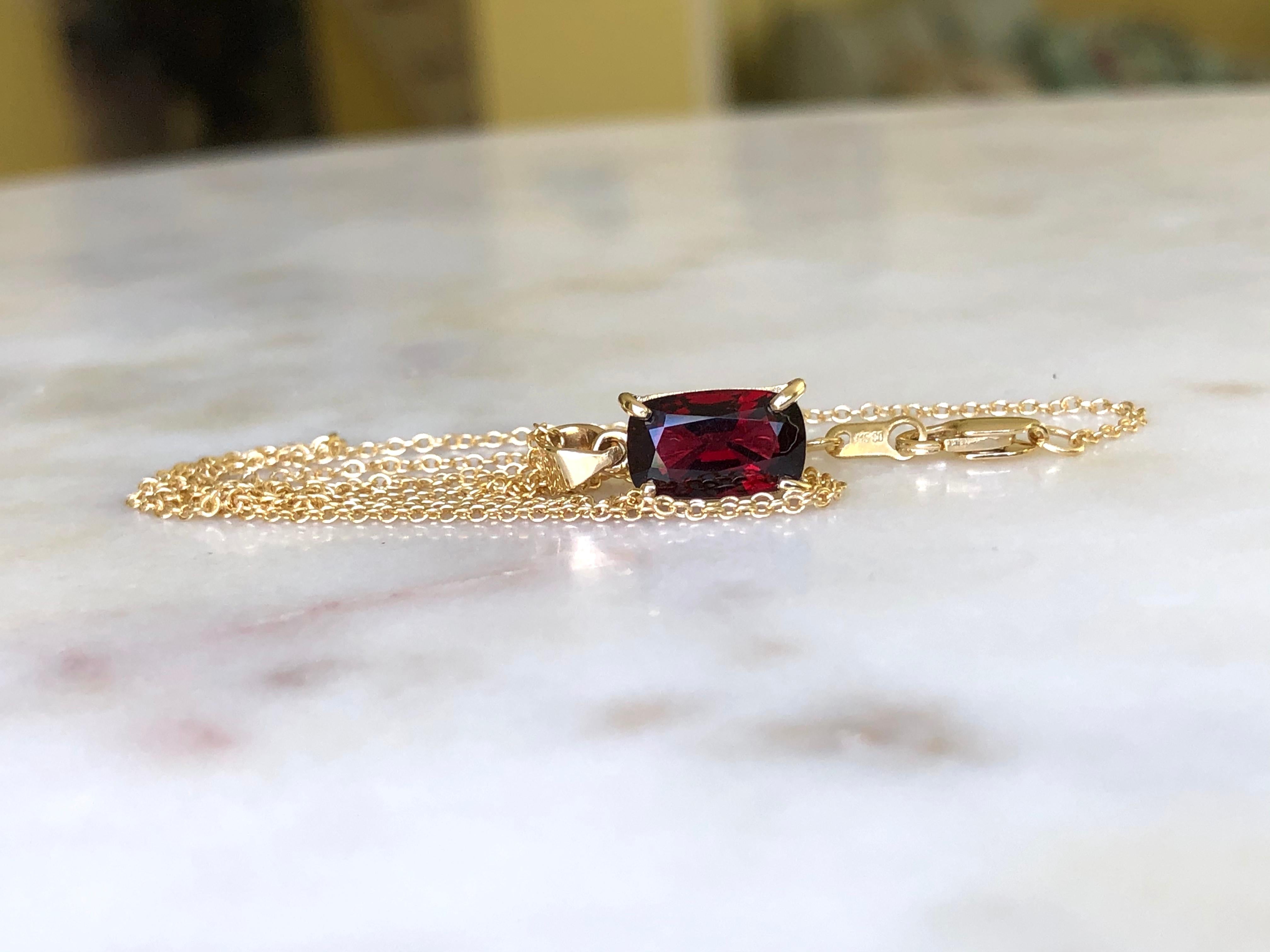 Art Deco Burmese Red Spinel 1.15 Carat Solitaire Drop Pendant Necklace 18 Karat Gold