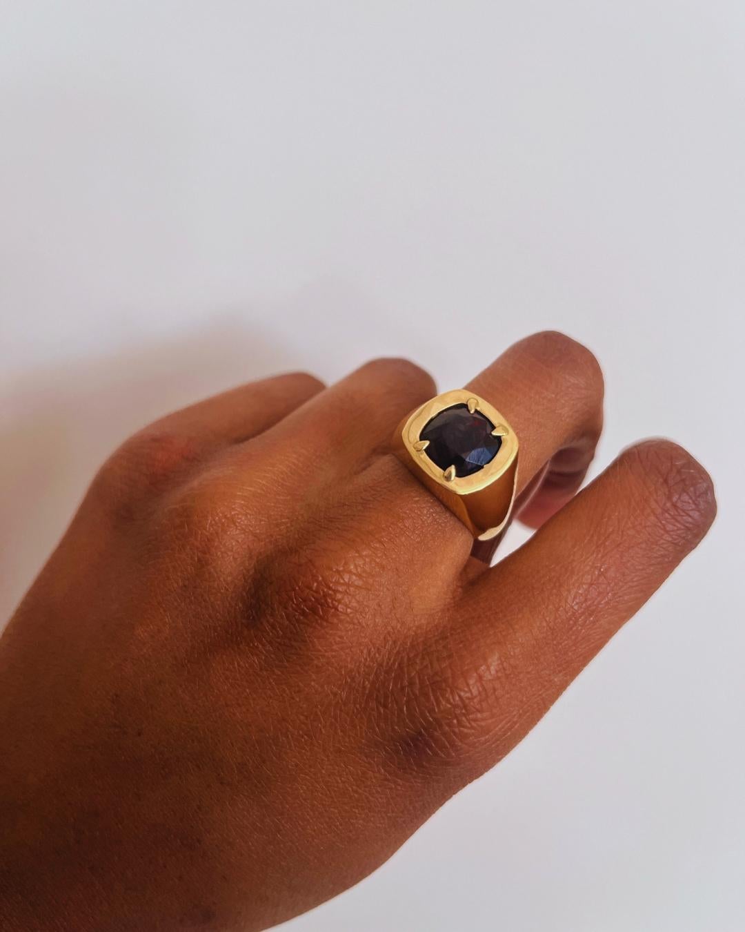 Women's or Men's Burmese Red Spinel and Gold Chevalière Style Ring