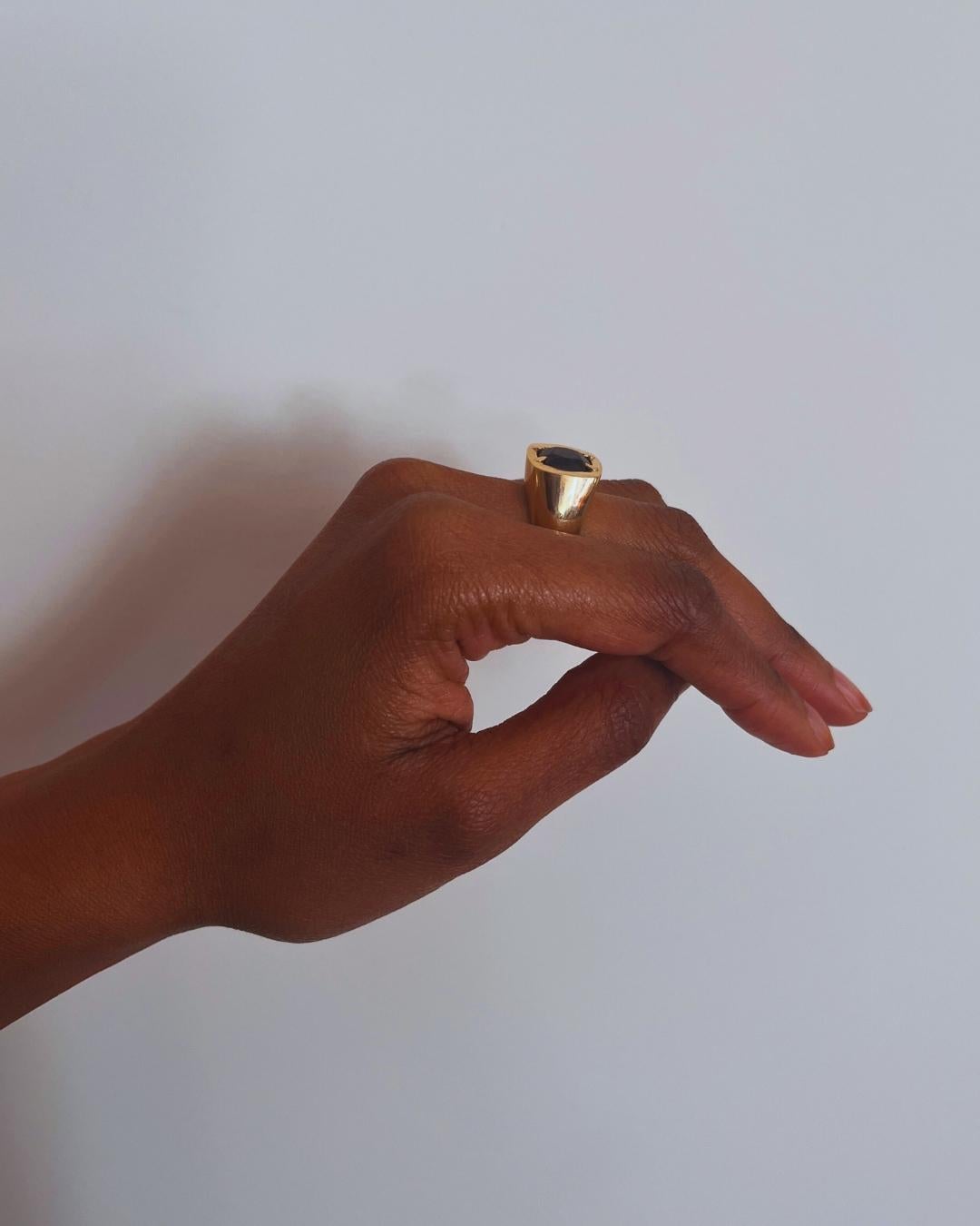 Burmese Red Spinel and Gold Chevalière Style Ring 1