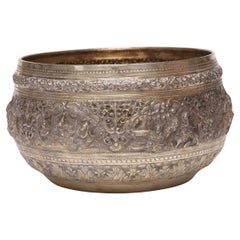 Bol d'offrande birman en repoussé