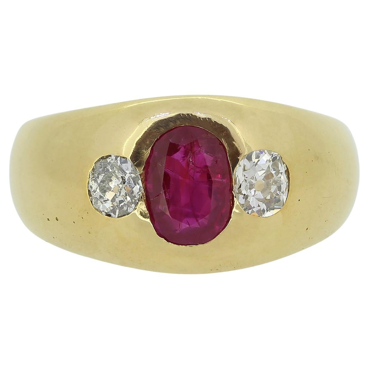 Anillo gitano de tres piedras de rubí birmano y diamantes