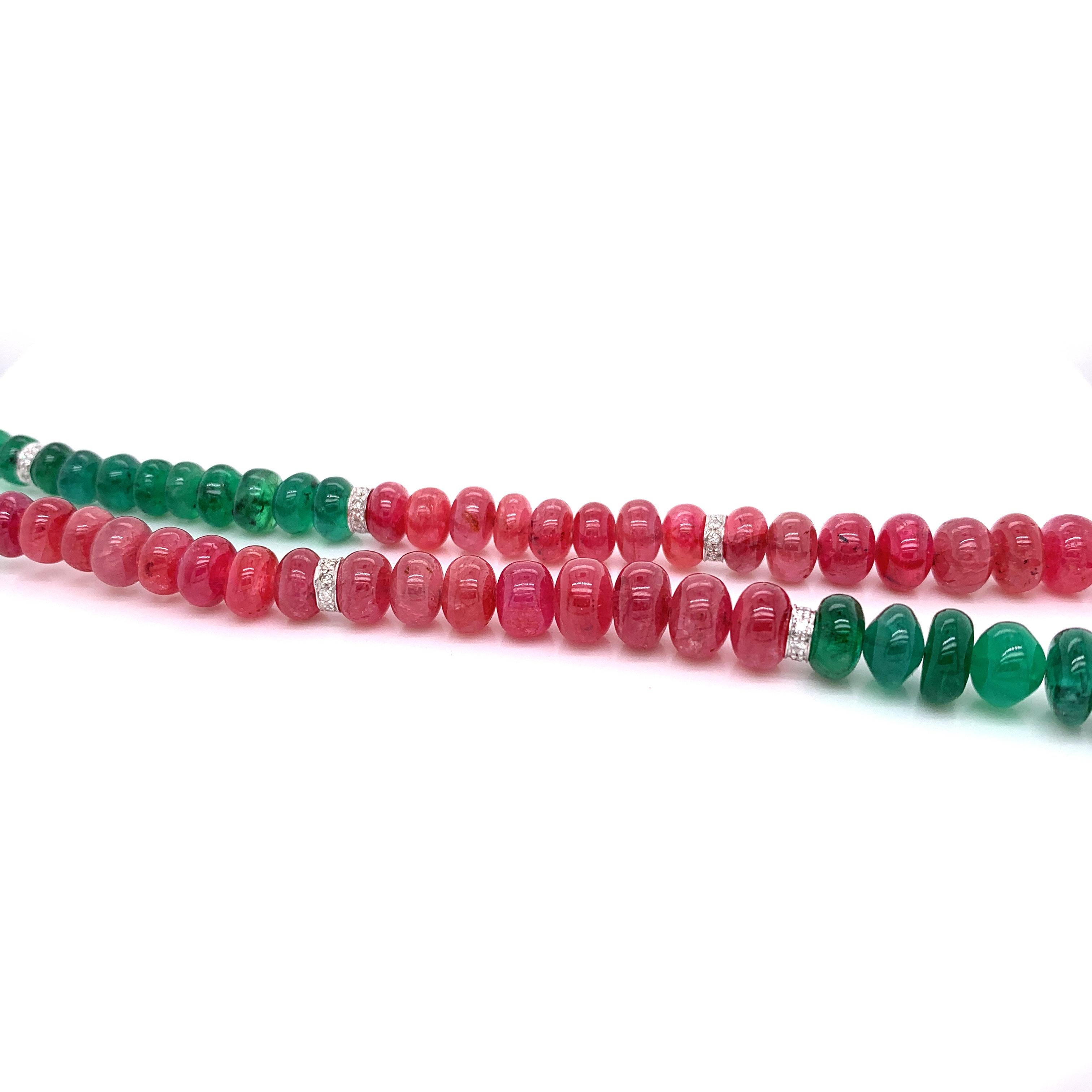 Halskette aus Gold mit birmanischem Rubin und Smaragdperlen, weißen Diamanten (Perle) im Angebot