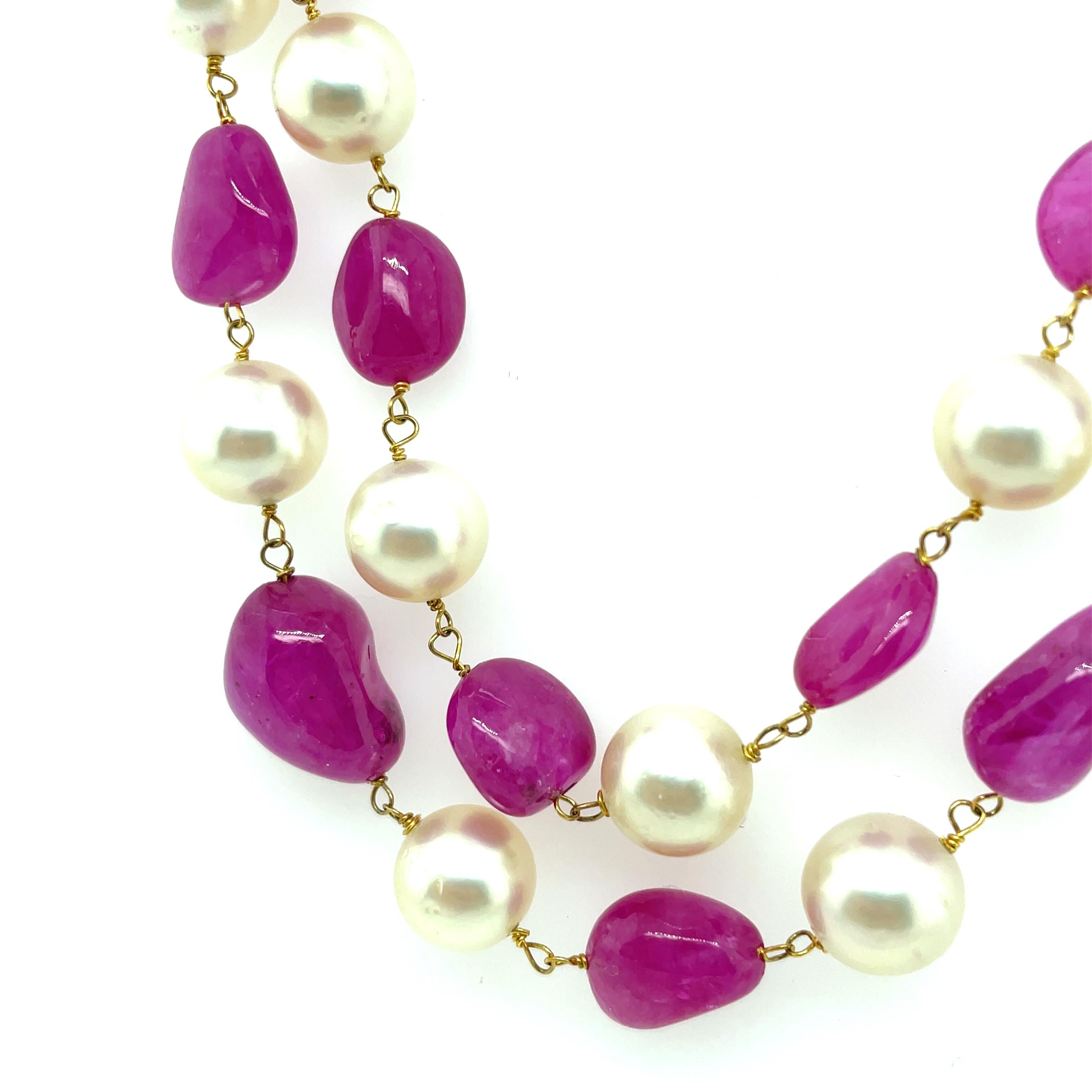 Collar de cuentas de rubí birmano Cts 198 y perlas del Mar del Sur Contemporáneo en venta