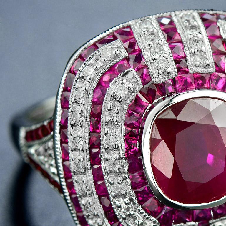 Burmese Ruby Diamond Cocktail Ring In New Condition In Bangkok, TH