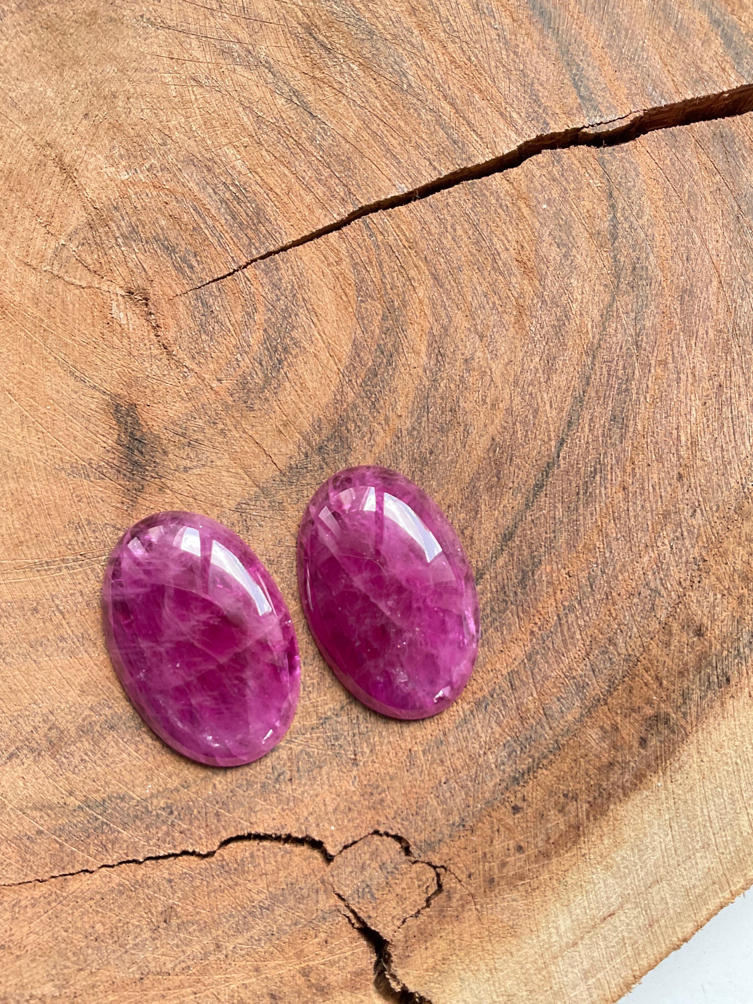Ein Paar burmesische Rubin-Cabochons für feine Schmuckohrringe für Damen oder Herren