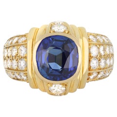 Bague bombée en saphir de Birmanie et diamant, française, vers 1970