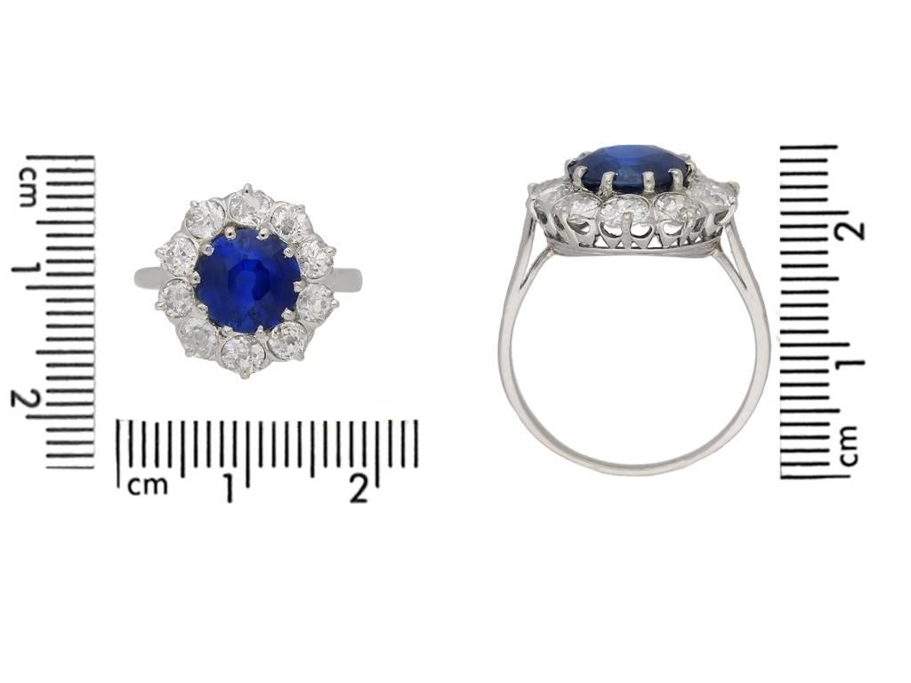 Burmesischer Saphir- und Diamant-Cluster-Ring, Französisch, um 1910 im Zustand „Gut“ im Angebot in London, GB