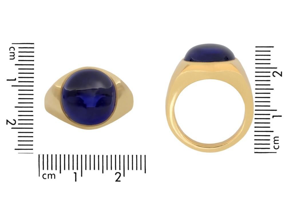 Burmese Sapphire Cabochon Solitaire Ring, circa 1990 For Sale 1