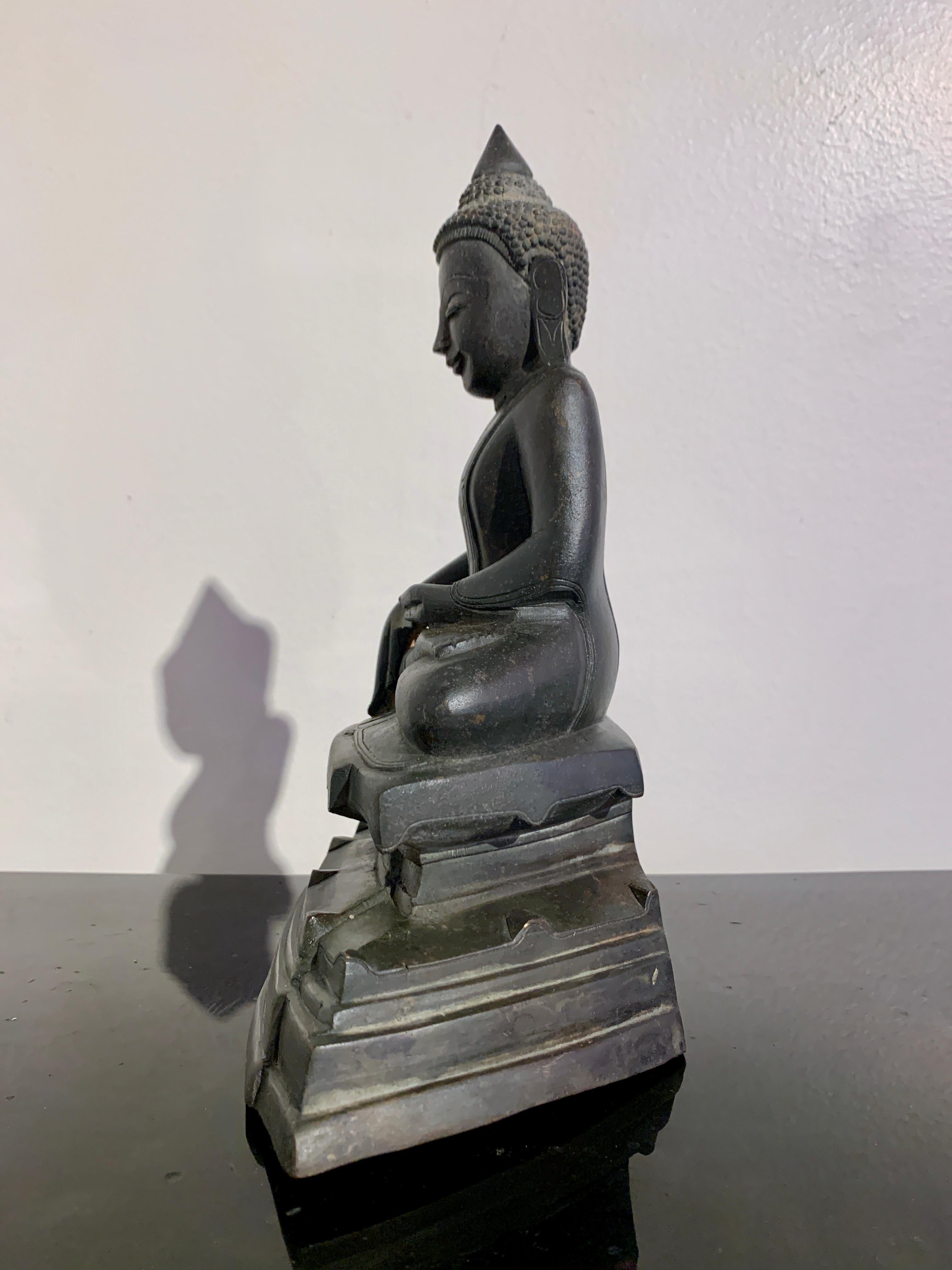 Burmese Shan Ava Style Bronze Seated Buddha, 19th Century, Burma In Good Condition For Sale In Austin, TX