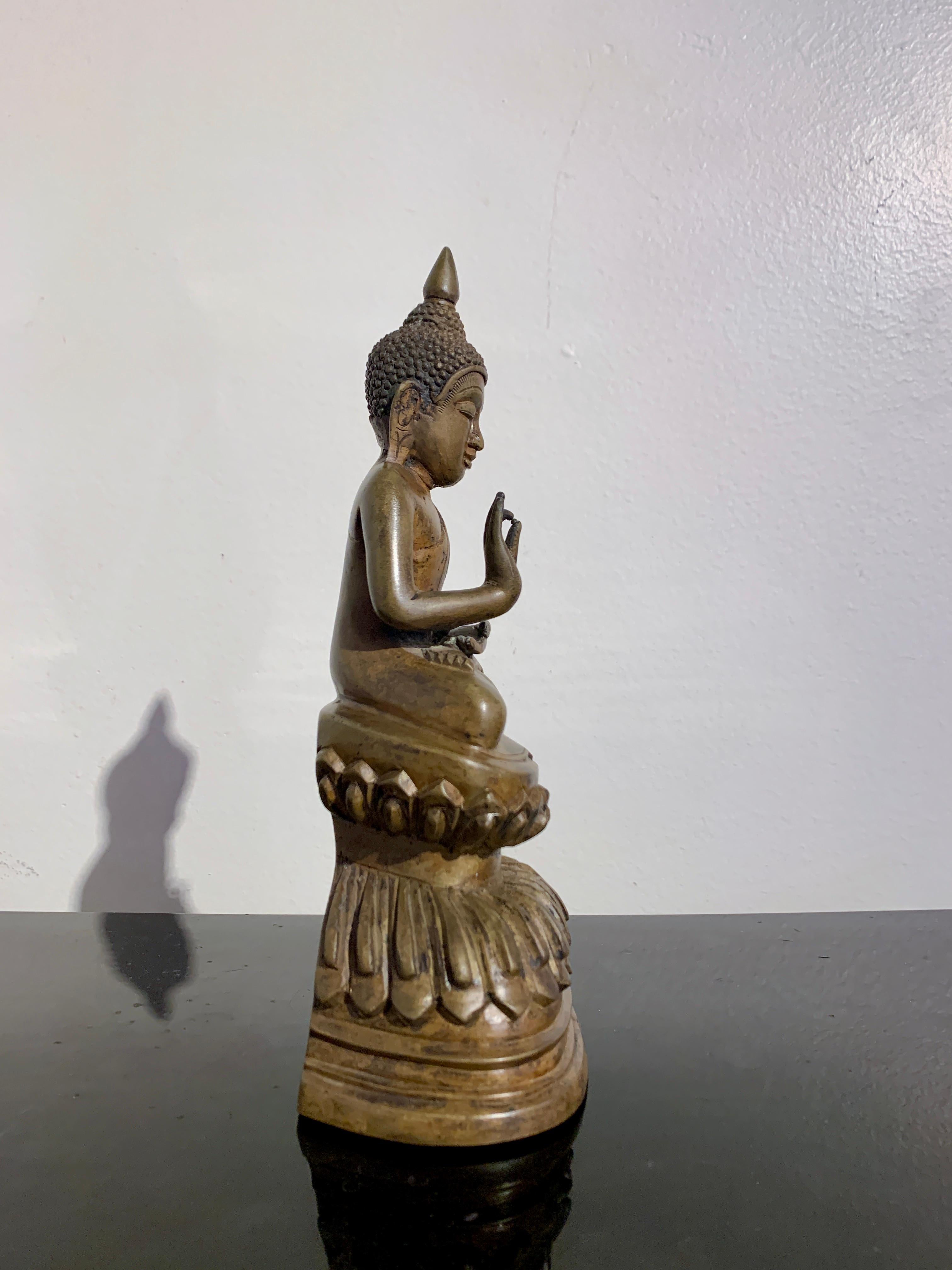 Burmese Shan Ava Style Cast Bronze Buddha, 19th/20th Century, Burma In Good Condition For Sale In Austin, TX
