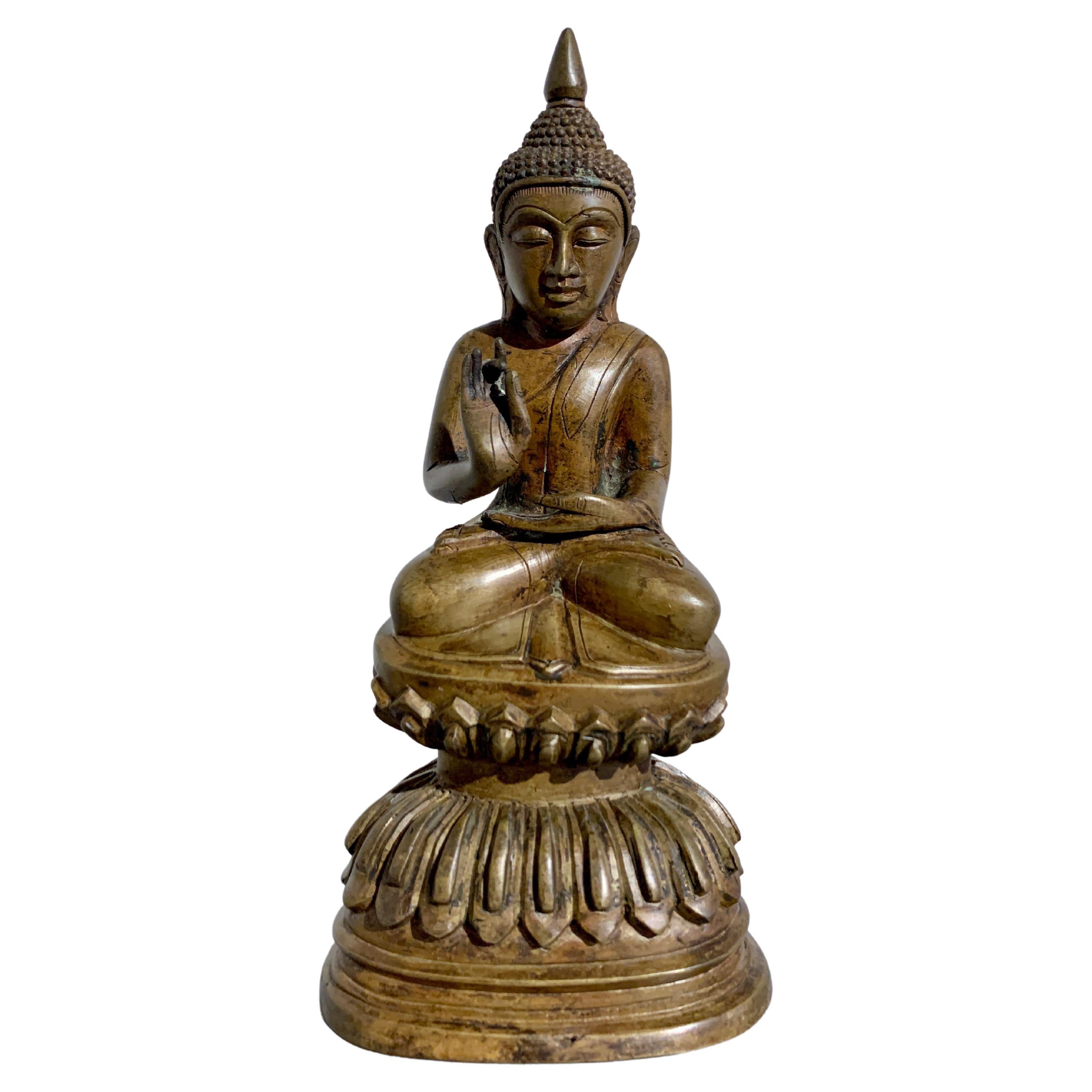 Bouddha birman de style Shan Ava en bronze coulé, 19e/20e siècle, Birmanie