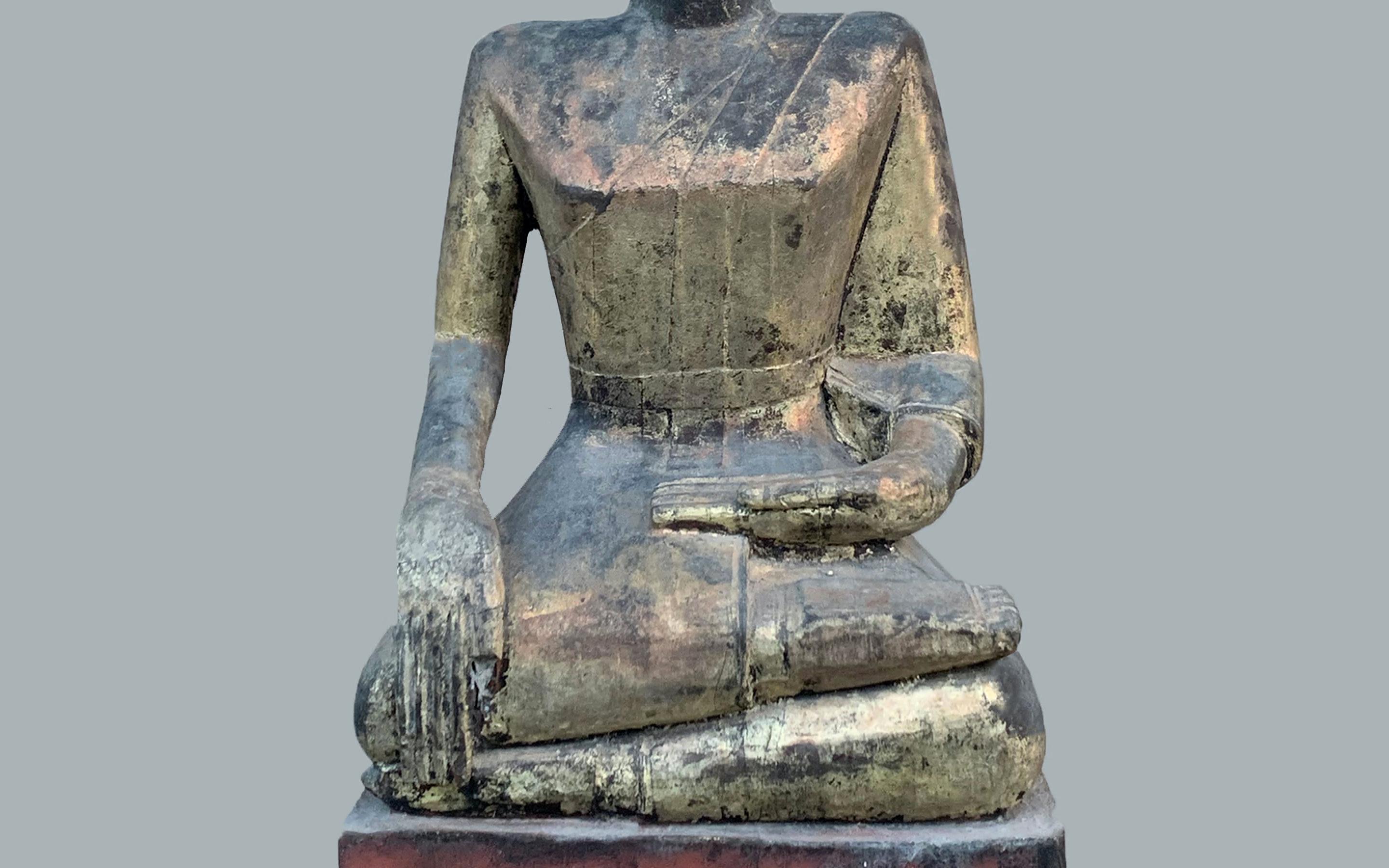 Burmese Shan Style Gilt Wood Buddha, Early 20th Century In Good Condition For Sale In Jimbaran, Bali