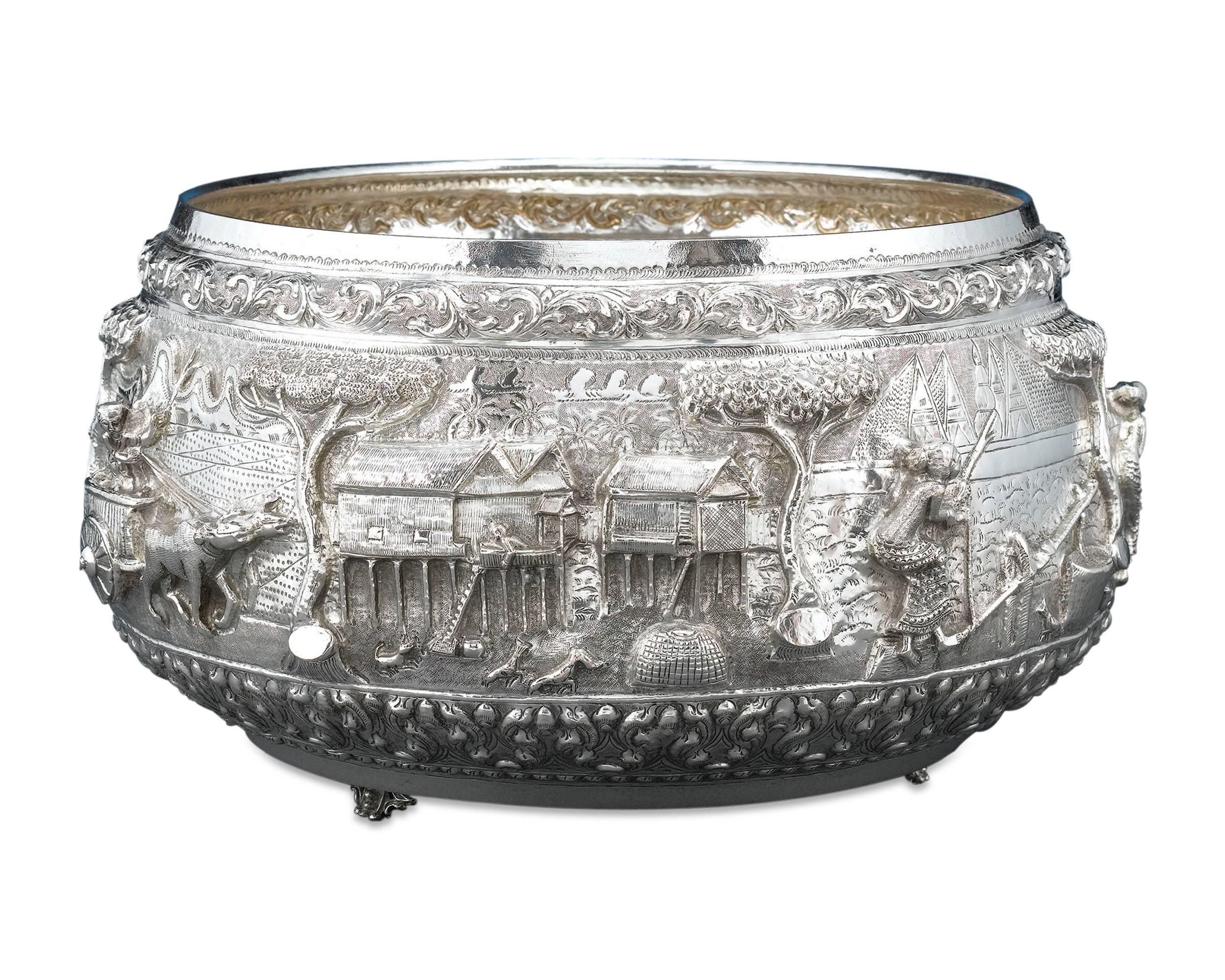 Birmanische Silberschale (Repoussé)