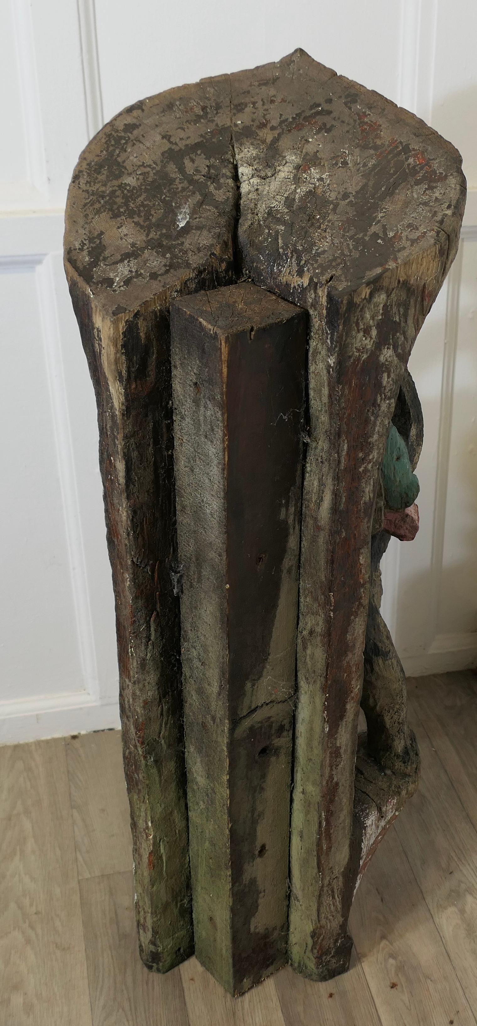 Sculpture de temple birman, singe et éléphant polychrome en vente 3