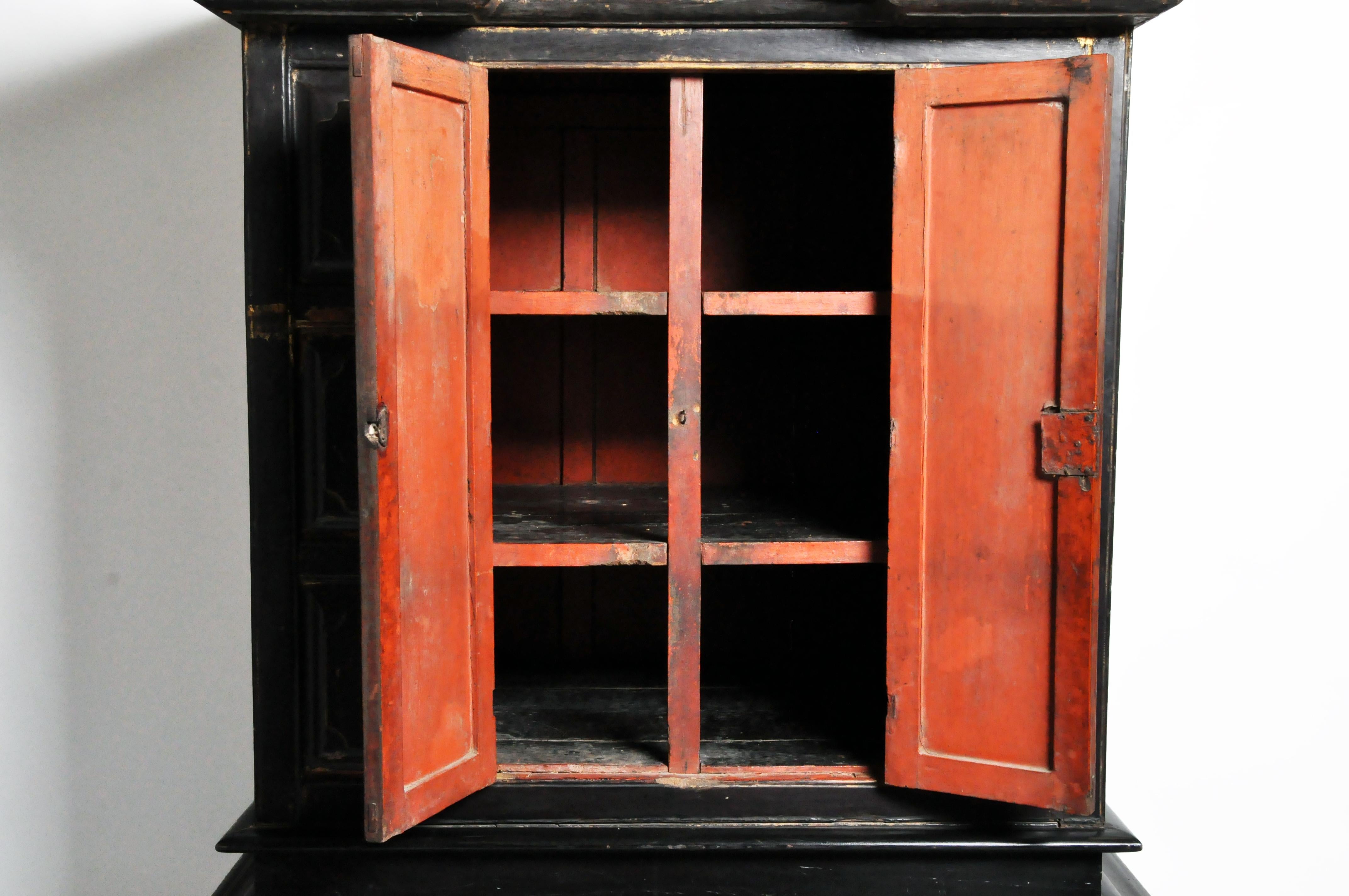 Burmese Temple Manuscript Cabinet with Original Patina For Sale 5