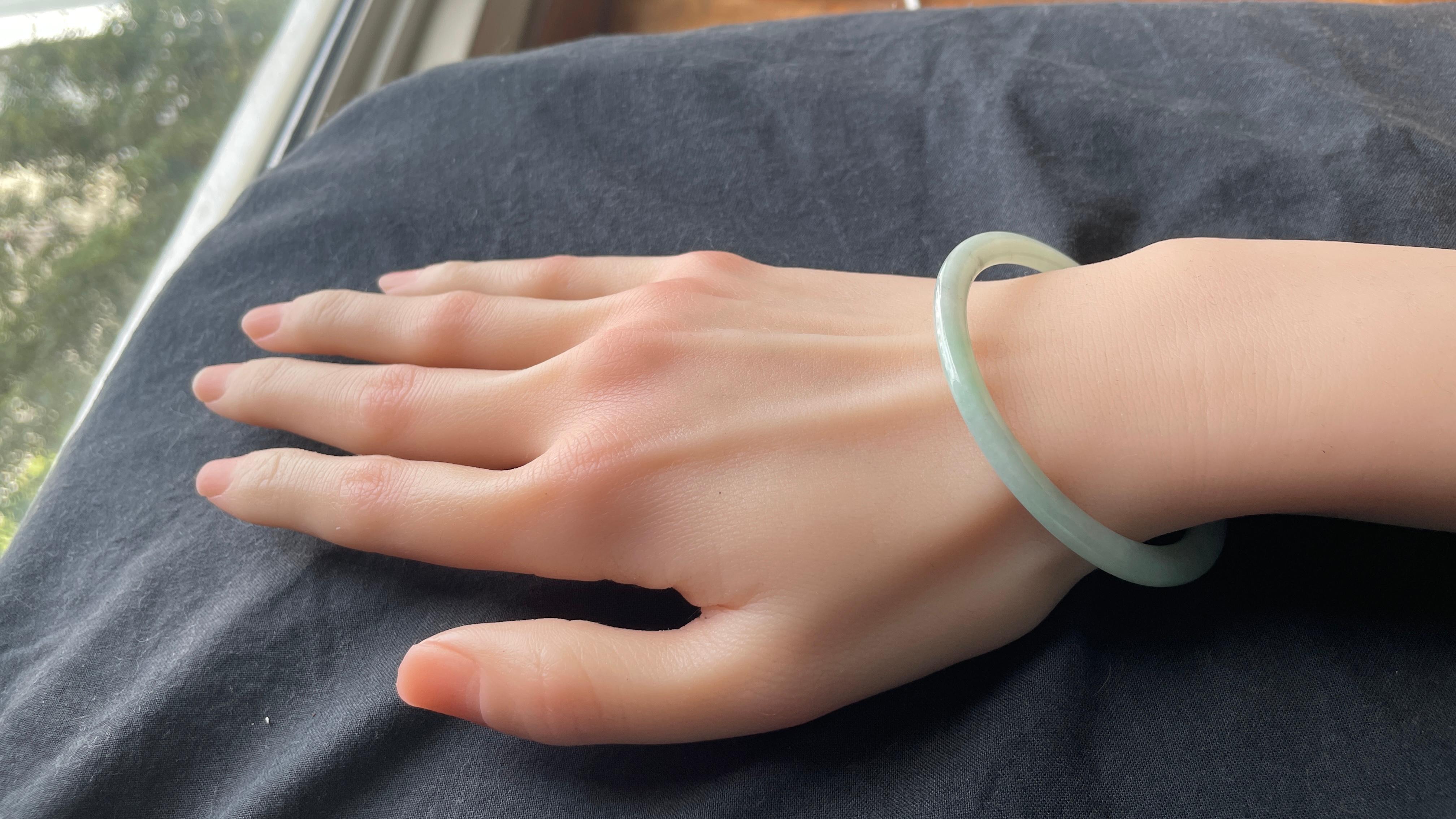Taille ronde Burmese Type A Jadeite Jade Bangle (55mm) en vente