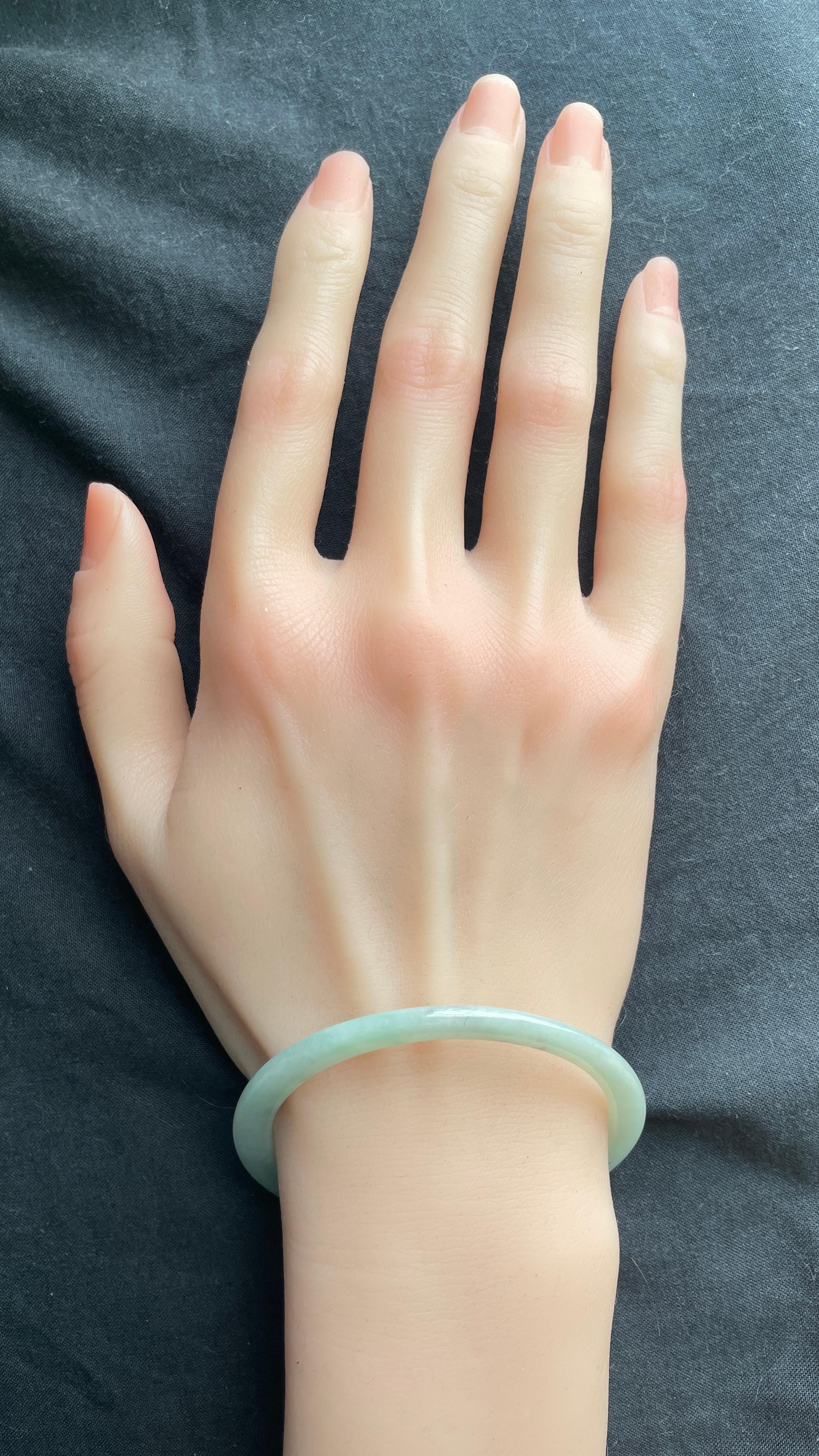 Burmese Type A Jadeite Jade Bangle (55mm) Neuf - En vente à Singapore, SG