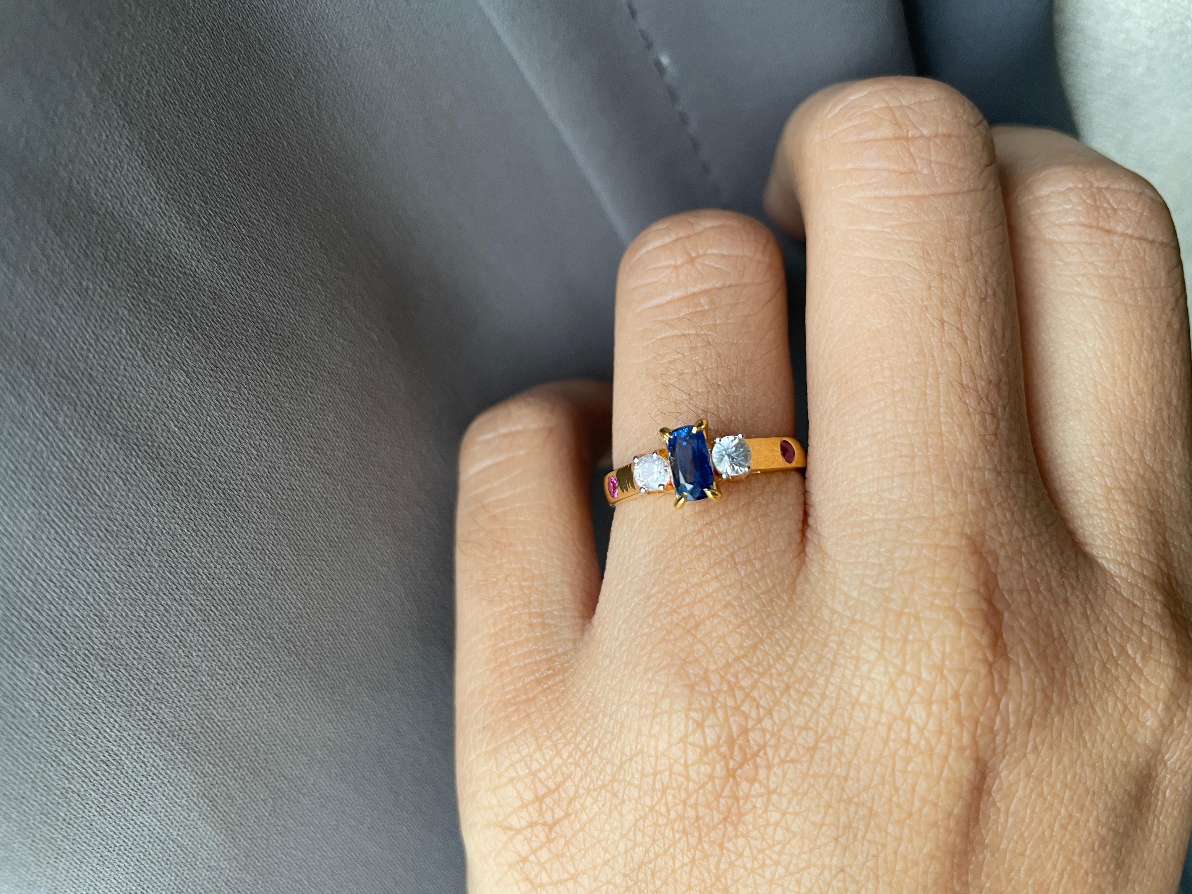 Burmese Unheated Blue Sapphire, White Sapphire and Ruby Ring in 18K Yellow Gold For Sale 4